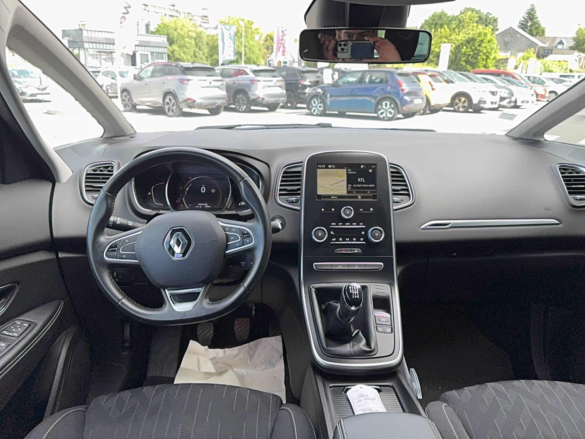 Vente en ligne Renault Scenic 4 Scenic Blue dCi 120 au prix de 14 290 €