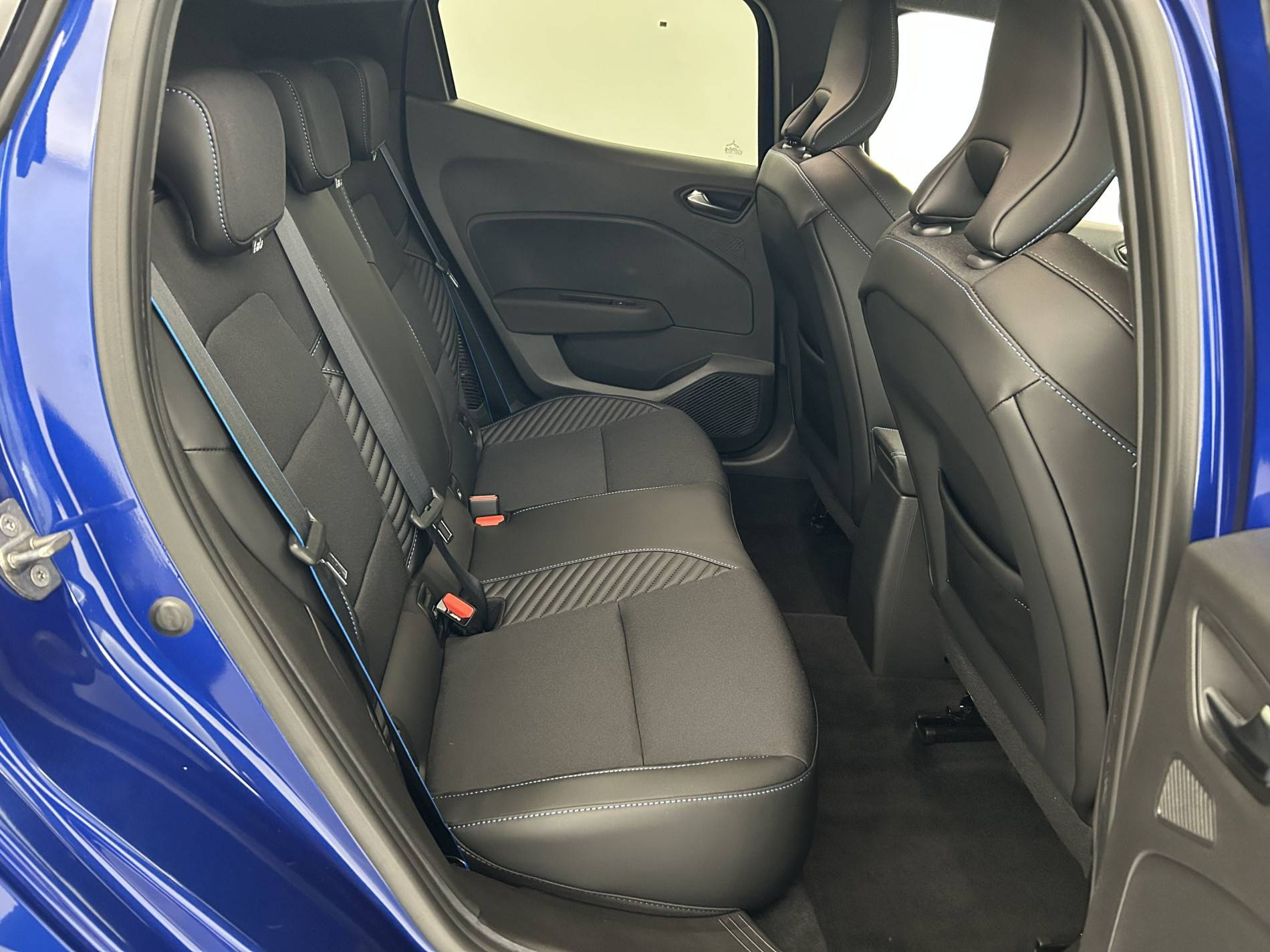 Vente en ligne Renault Clio 5 Clio E-Tech full hybrid 145 au prix de 20 390 €