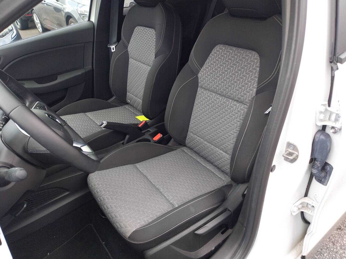 Vente en ligne Renault Clio 5 Clio TCe 90 au prix de 14 990 €