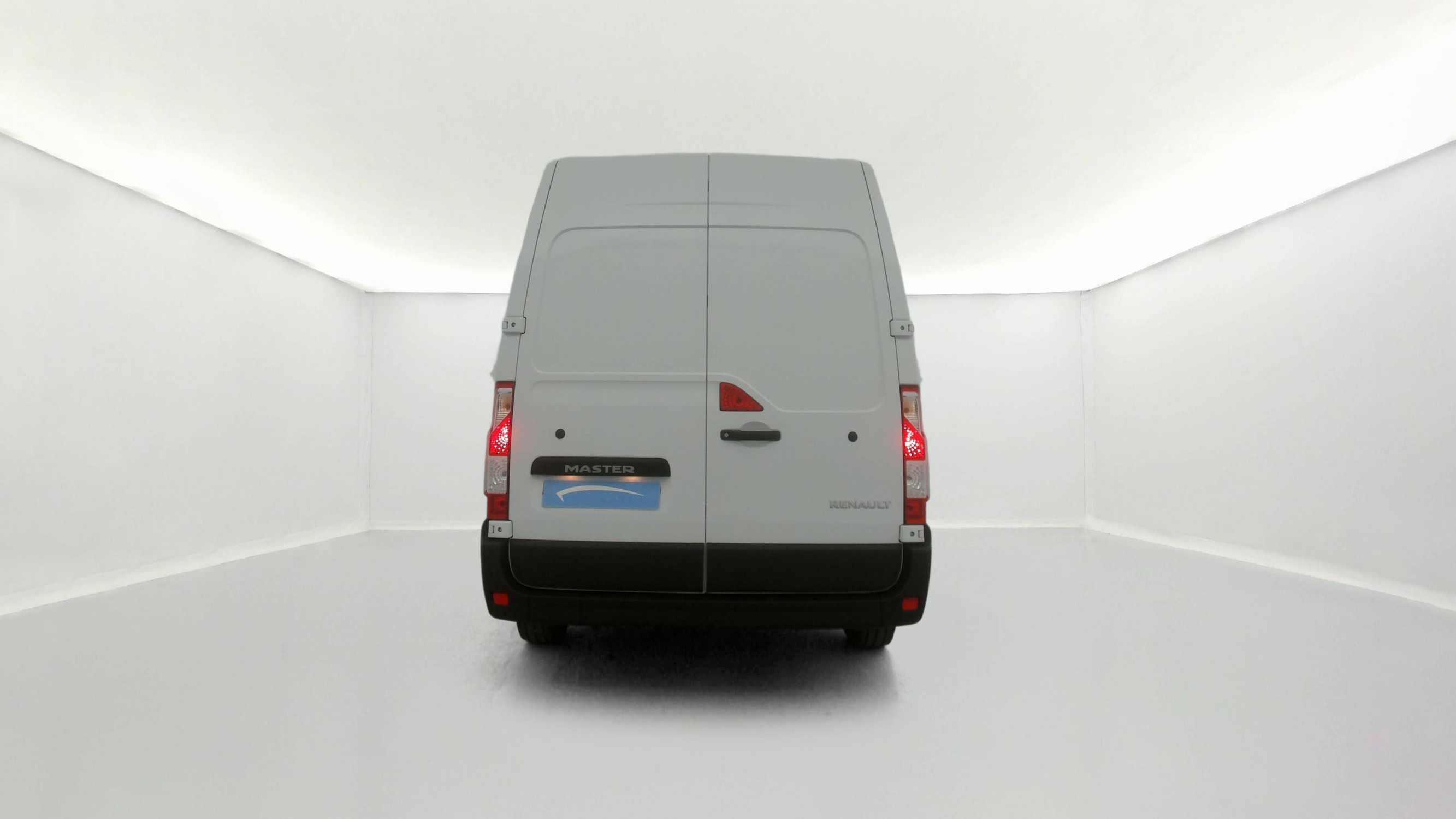 Vente en ligne Renault Master Fourgon MASTER FGN TRAC F3500 L2H2 BLUE DCI 135 au prix de 25 790 €