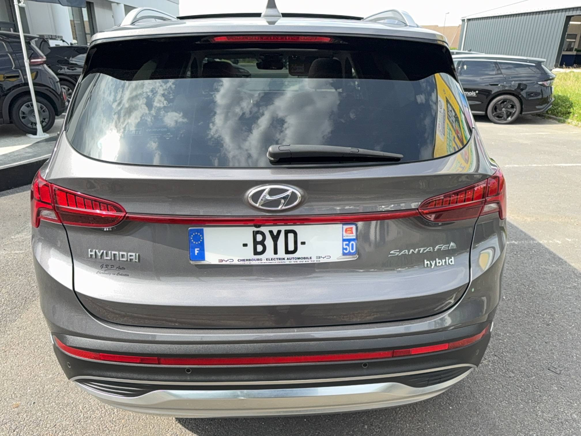 Vente en ligne Hyundai Santa Fe  1.6 T-GDi Hybrid 230 BVA6 au prix de 29 990 €