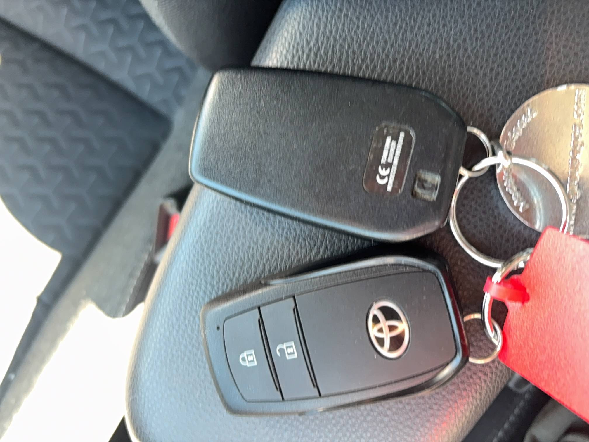 Vente en ligne Toyota Yaris YARIS HYBRIDE AFFAIRES 116H au prix de 18 990 €