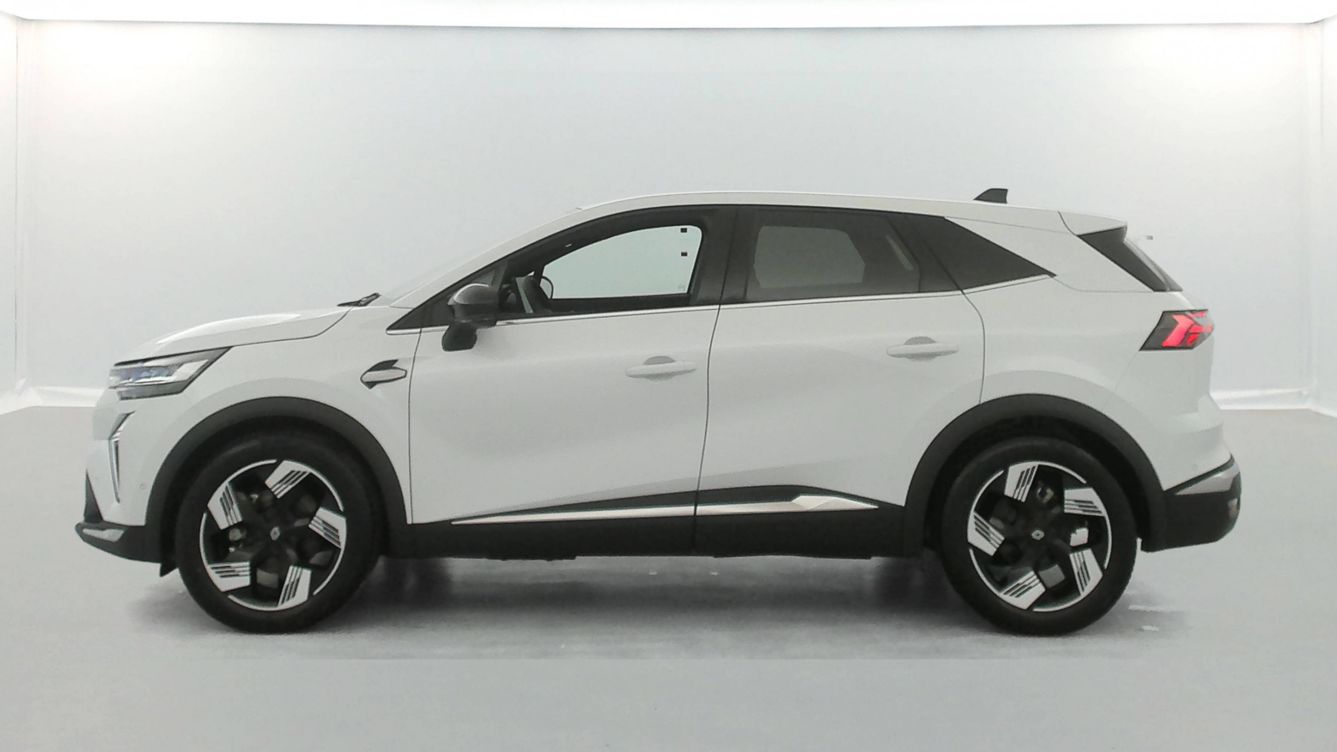 Vente en ligne Renault Symbioz  E-Tech full hybrid 145 au prix de 27 600 €