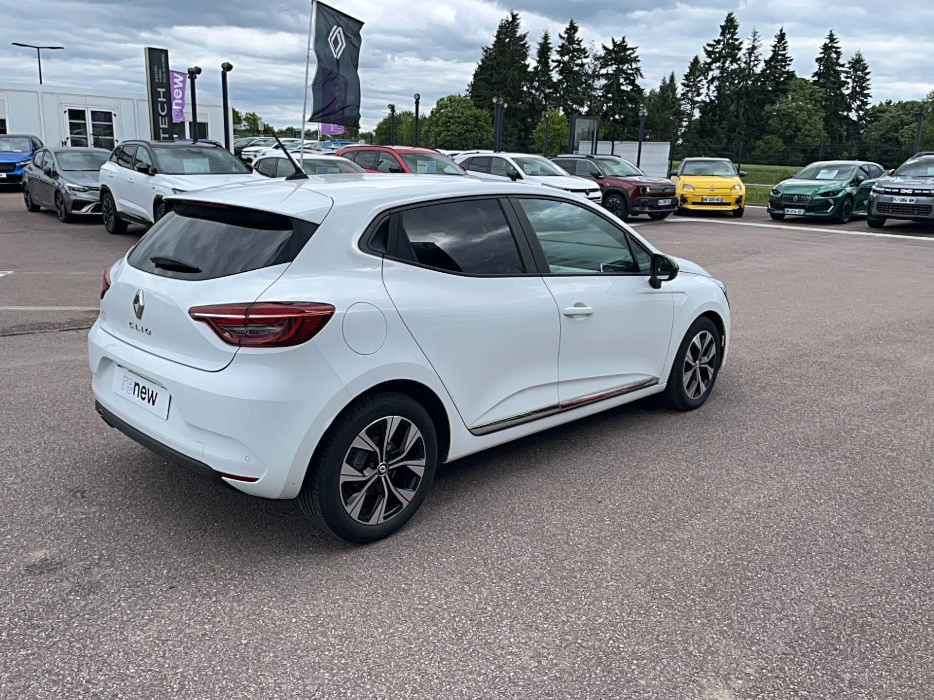 Vente en ligne Renault Clio 5 Clio Blue dCi 100 au prix de 16 991 €