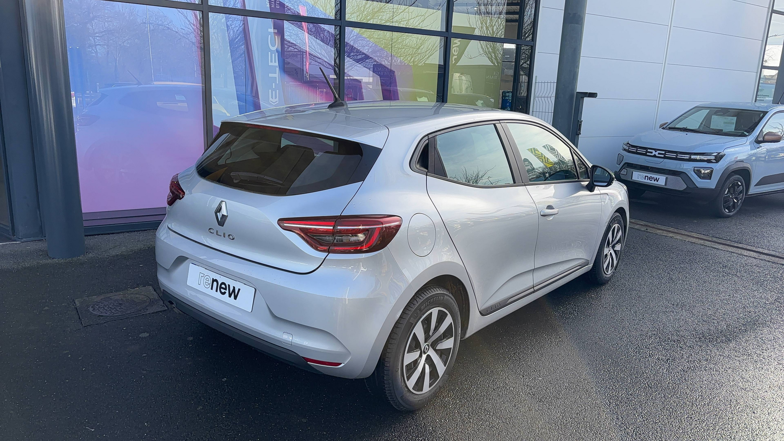 Vente en ligne Renault Clio 5 Clio TCe 90 au prix de 14 790 €