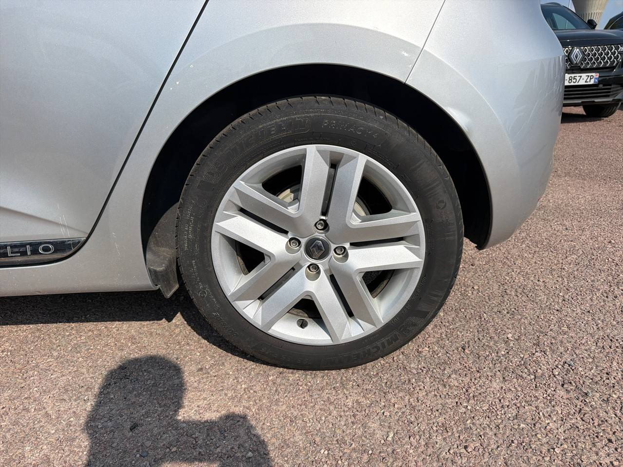 Vente en ligne Renault Clio 5 Clio E-Tech 140 - 21N au prix de 13 990 €