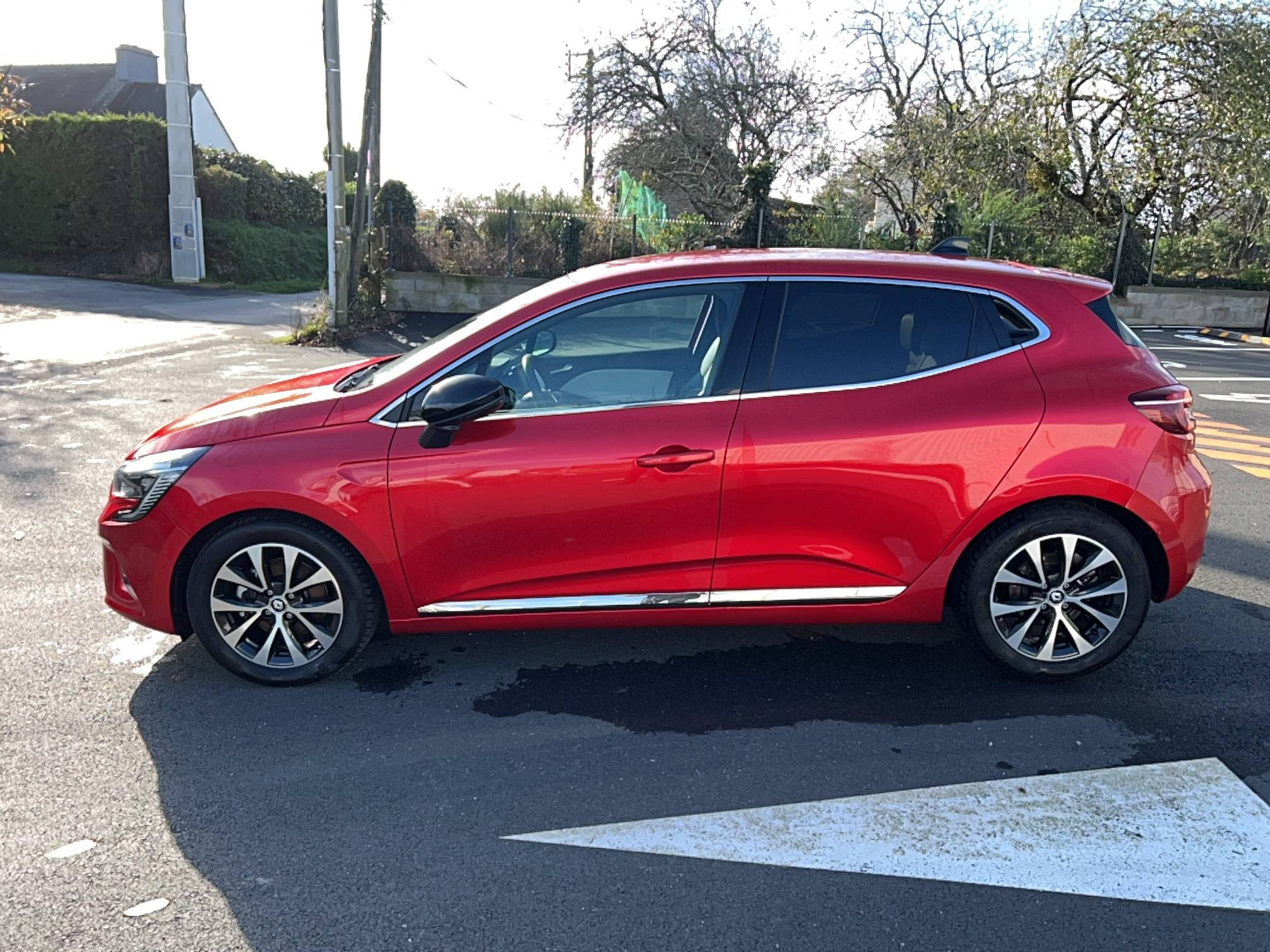 Vente en ligne Renault Clio 5 Clio E-Tech full hybrid 145 au prix de 18 450 €