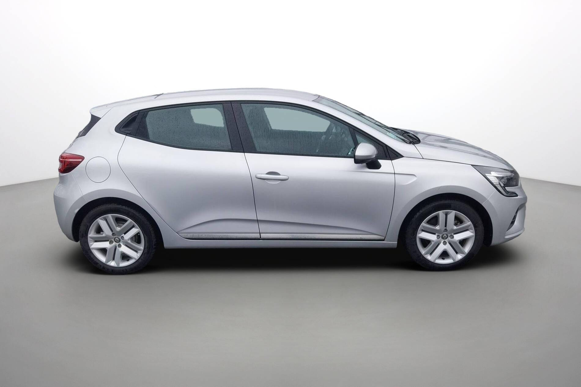 Vente en ligne Renault Clio 5 Clio E-Tech 140 - 21N au prix de 14 490 €