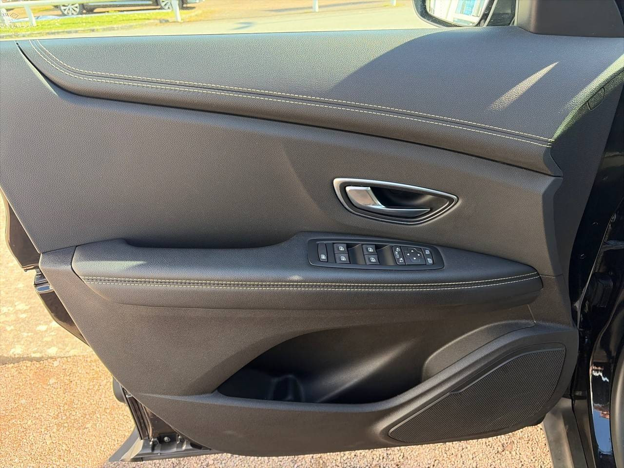 Vente en ligne Renault Grand Scenic 4 Grand Scenic Blue dCi 120 EDC au prix de 15 990 €