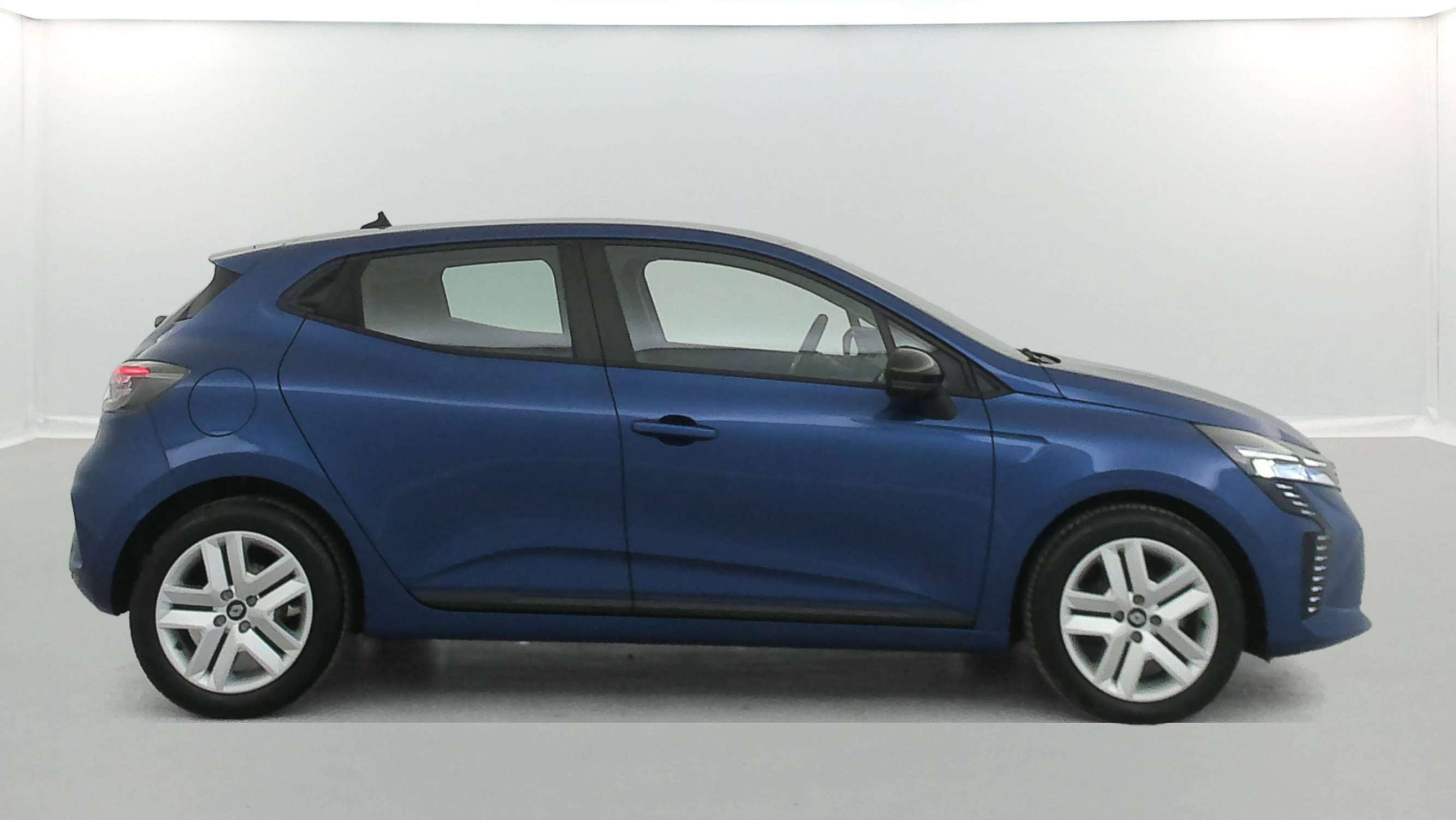 Vente en ligne Renault Clio 5 Clio TCe 90 au prix de 15 990 €
