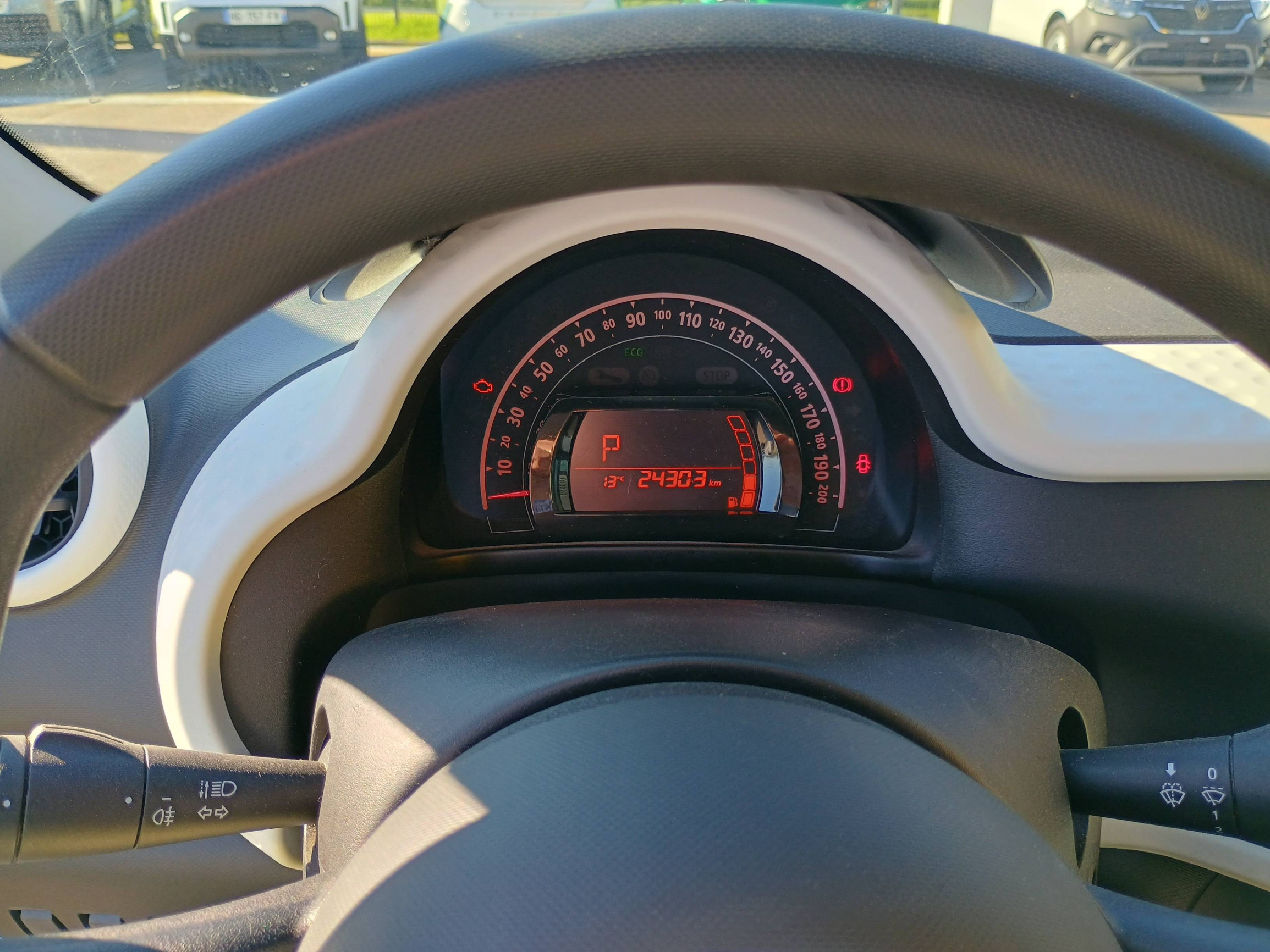 Vente en ligne Renault Twingo 3  1.0 SCe 70 au prix de 12 991 €