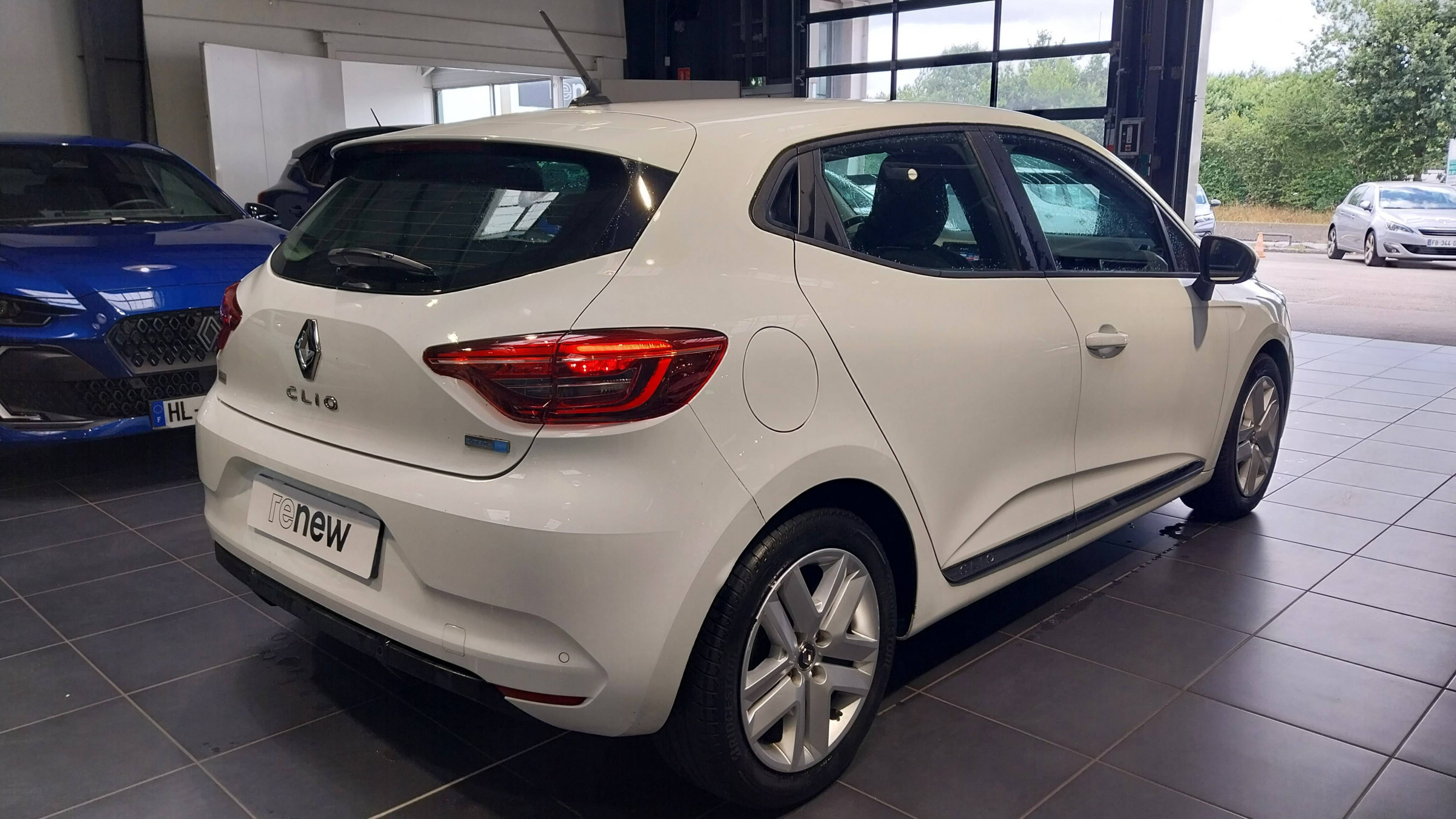 Vente en ligne Renault Clio 5 Clio E-Tech 140 - 21N au prix de 14 890 €