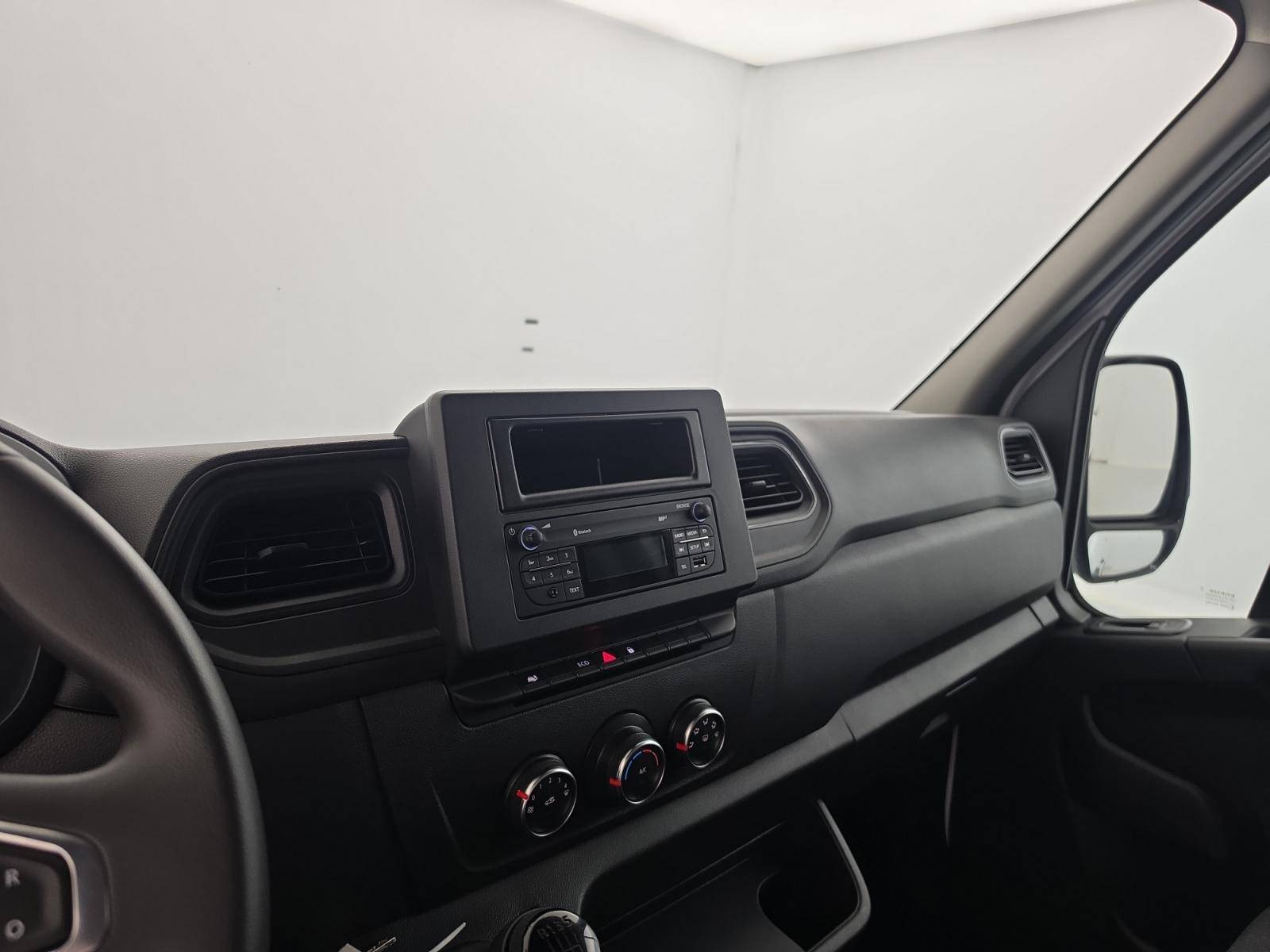 Vente en ligne Renault Master Fourgon MASTER FGN TRAC F3500 L3H3 BLUE DCI 135 au prix de 25 990 €