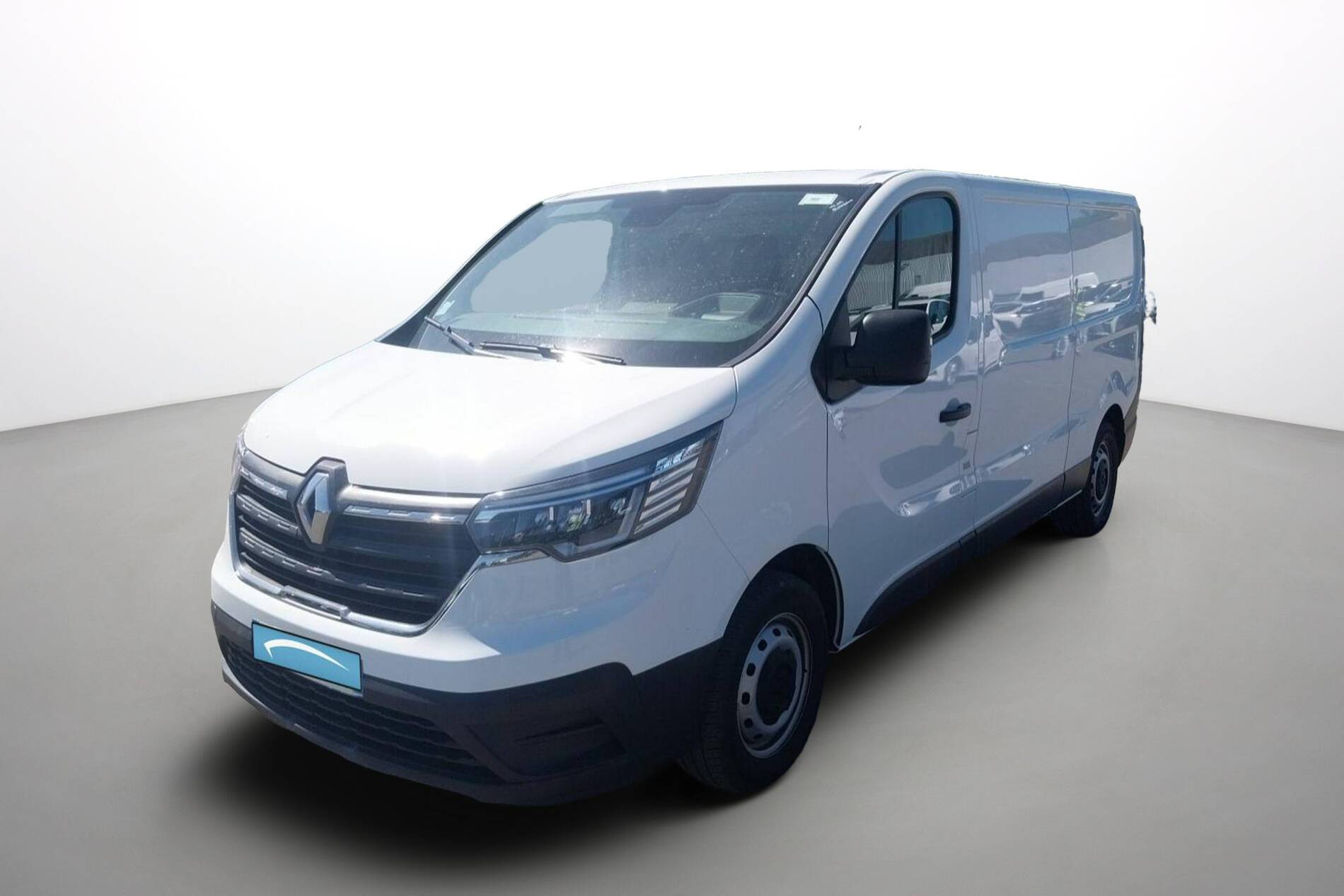 Vente en ligne Renault Trafic 3 Fourgon TRAFIC PC L2H1 3T BLUE DCI 150 au prix de 24 990 €