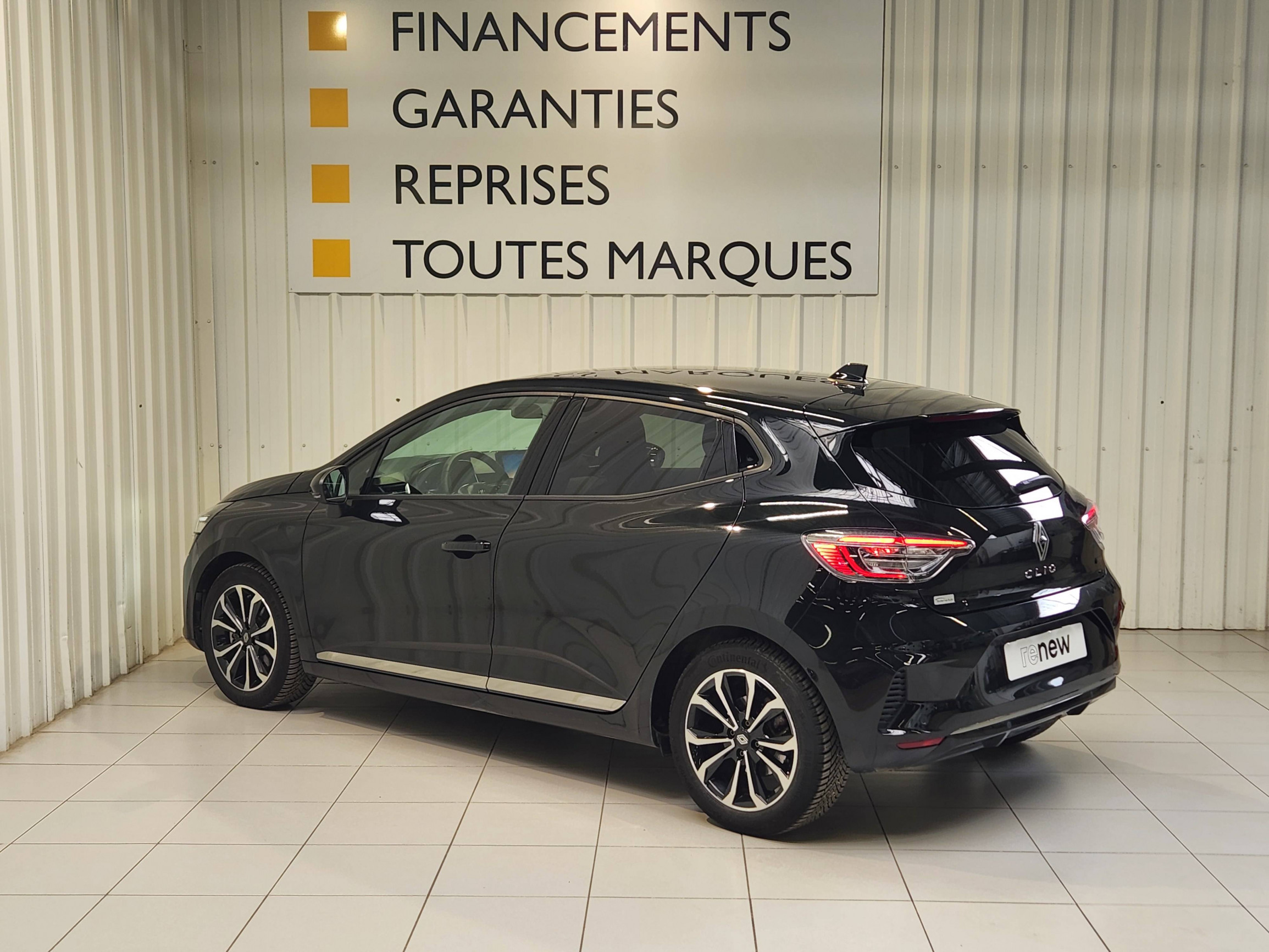 Vente en ligne Renault Clio 5 Clio E-Tech full hybrid 145 au prix de 18 890 €