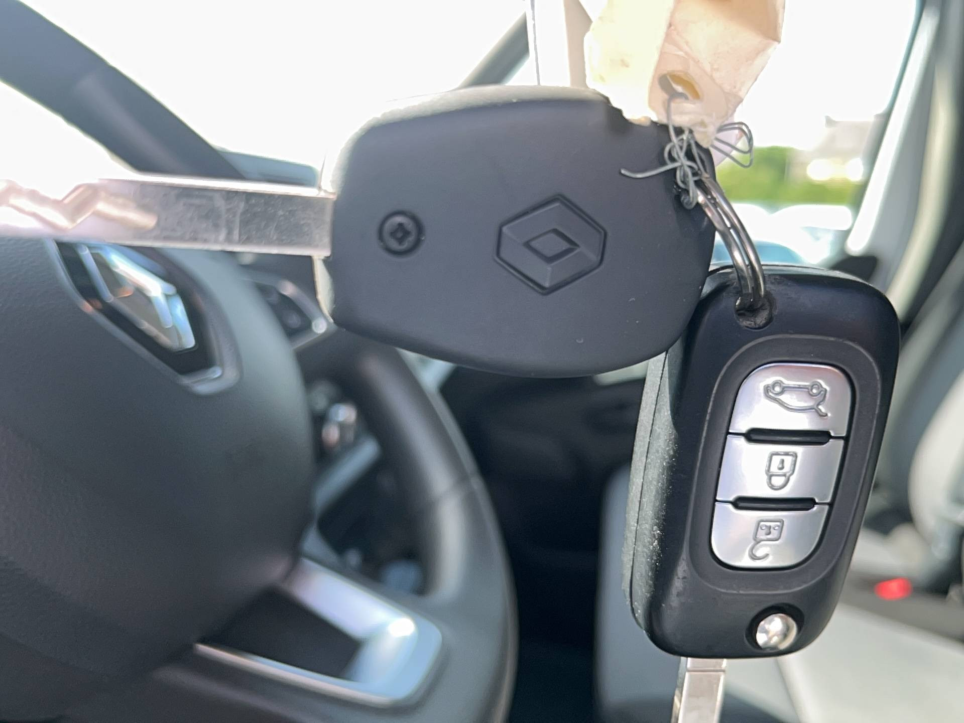 Vente en ligne Renault Master Fourgon MASTER FGN TRAC F3500 L2H2 BLUE DCI 135 au prix de 26 990 €