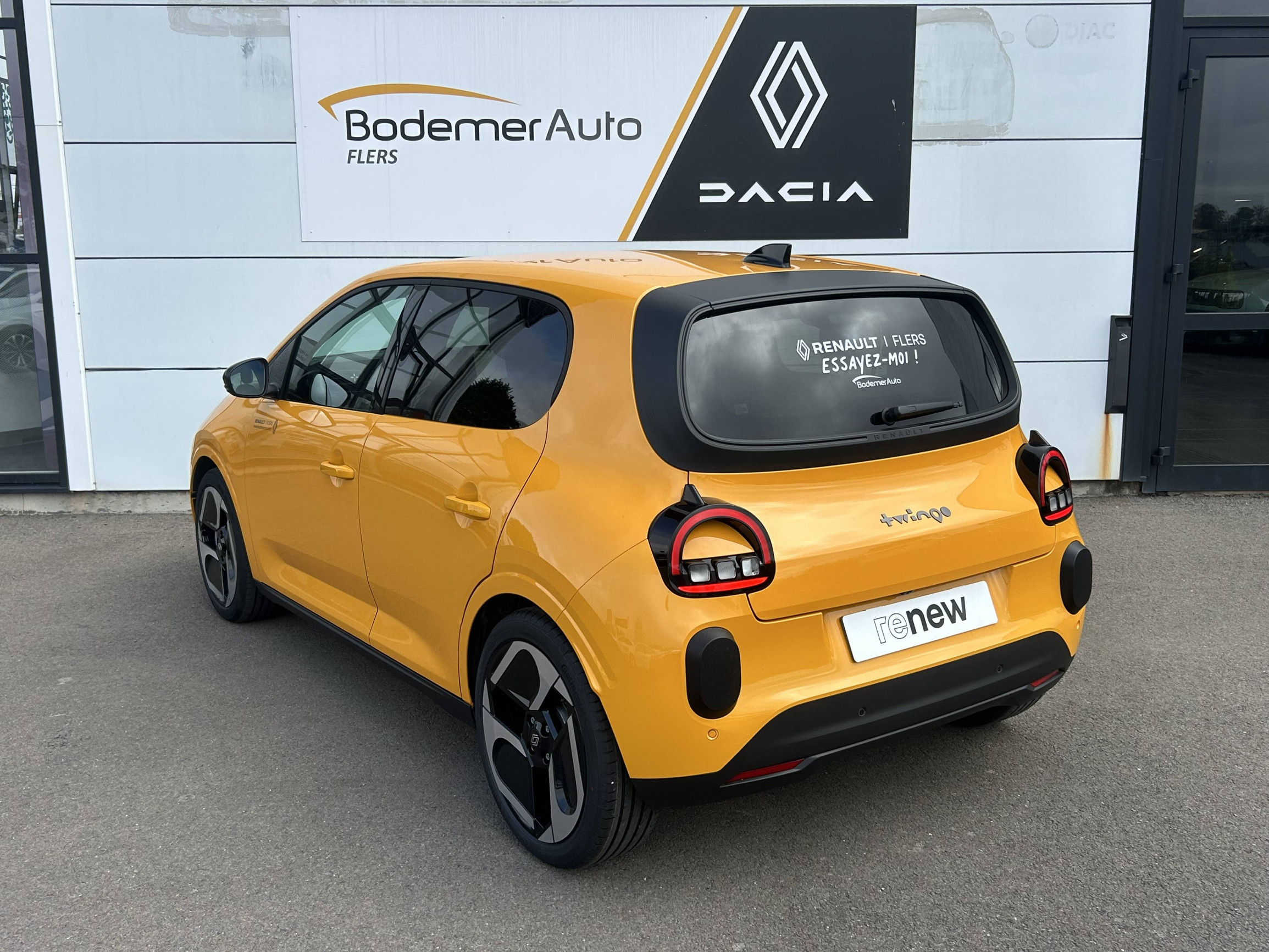 Vente en ligne Renault Twingo Electrique  80 ch autonomie urbaine au prix de 21 780 €