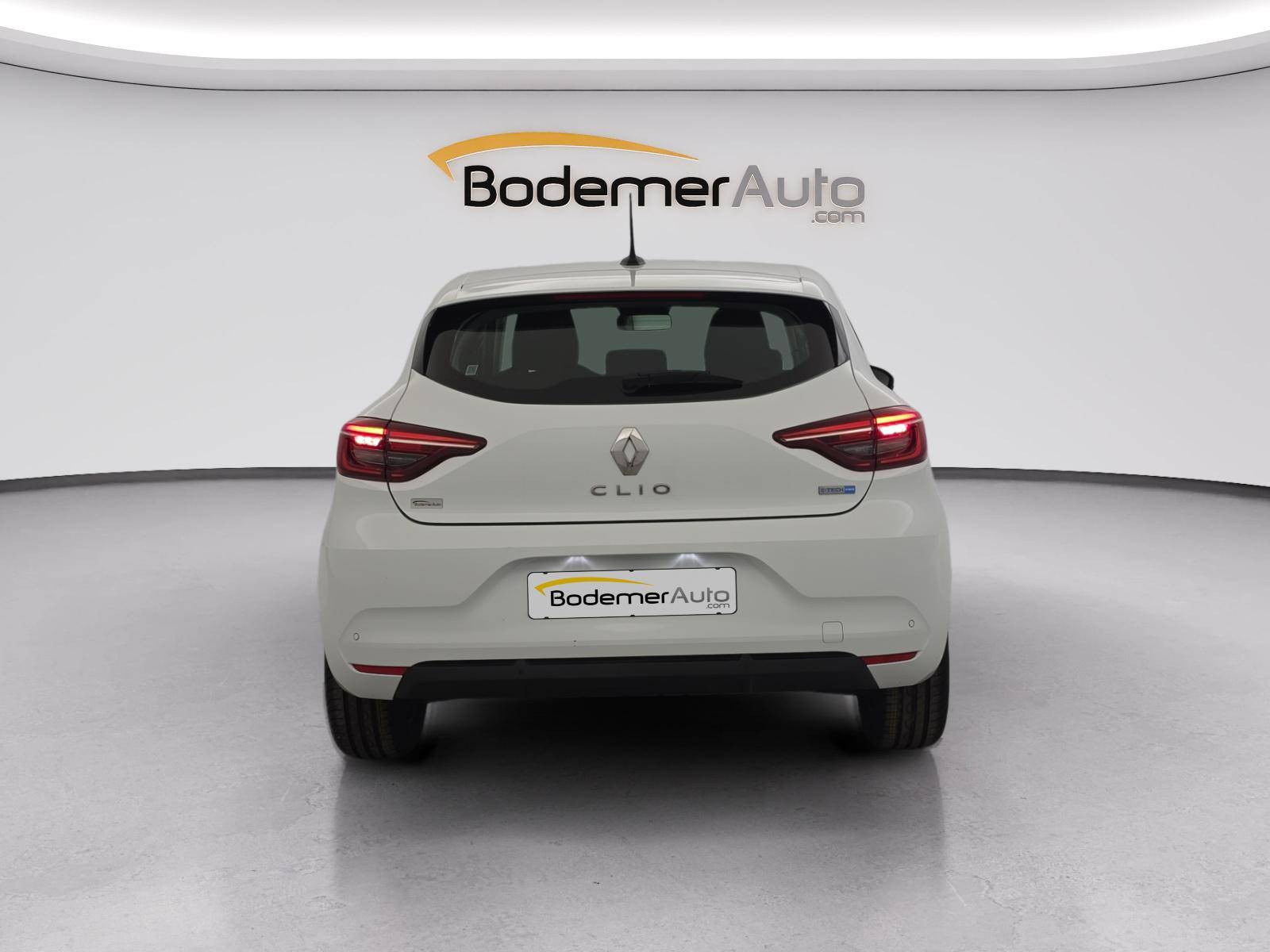 Vente en ligne Renault Clio 5 Clio E-Tech 140 - 21N au prix de 14 890 €