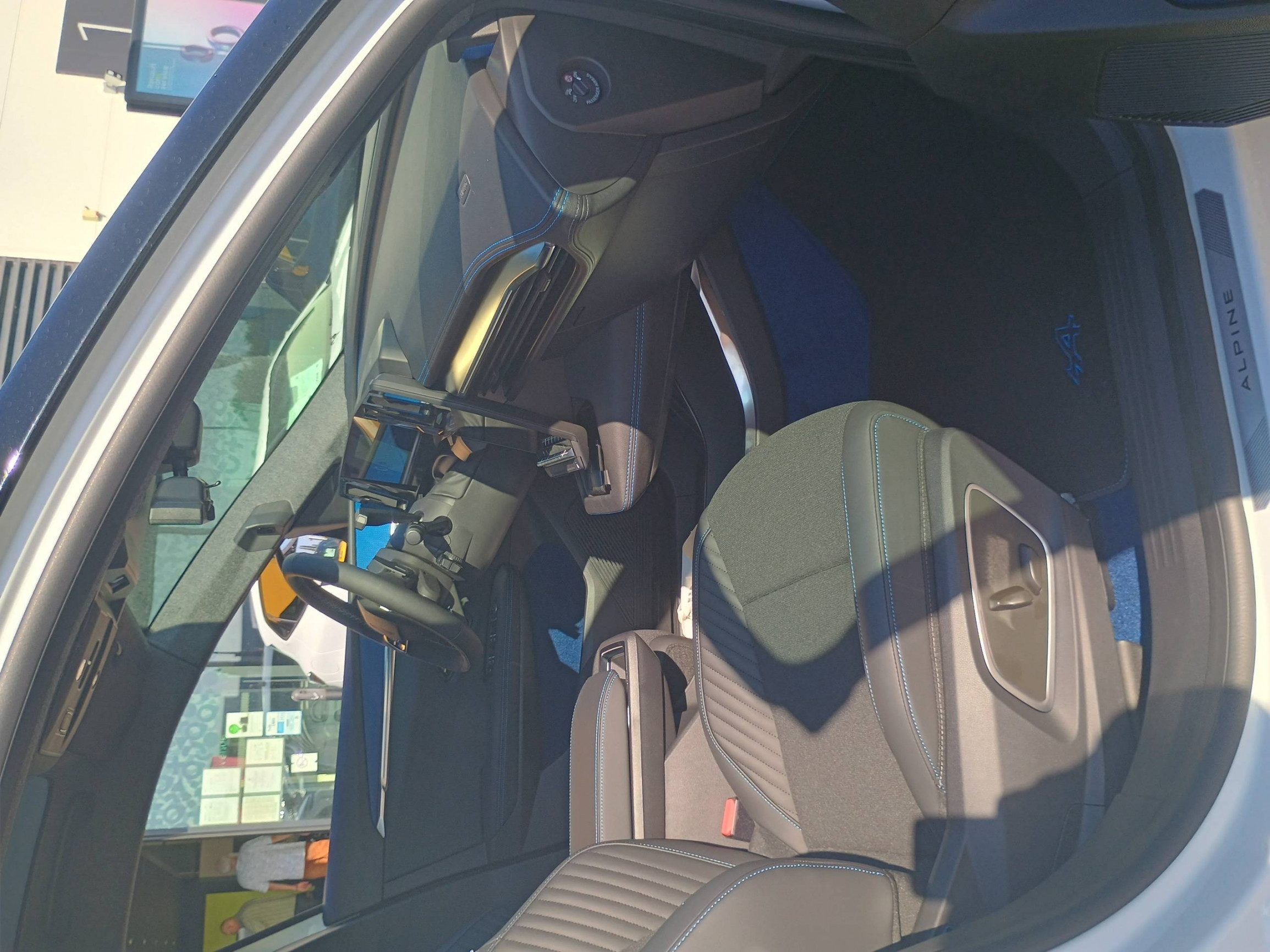 Vente en ligne Renault Scenic E-Tech Scenic E-Tech électrique 220 ch grande autonomie au prix de 51 490 €