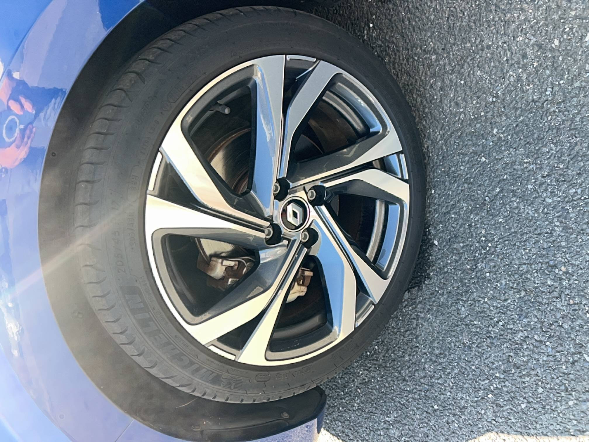 Vente en ligne Renault Clio 5 Clio E-Tech 140 - 21N au prix de 17 490 €