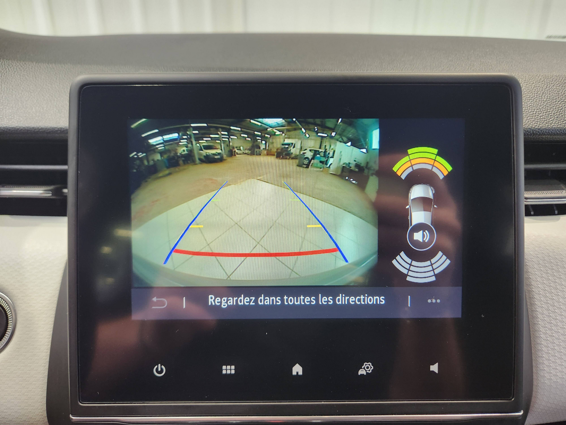 Vente en ligne Renault Clio 5 Clio E-Tech 140 - 21N au prix de 16 390 €