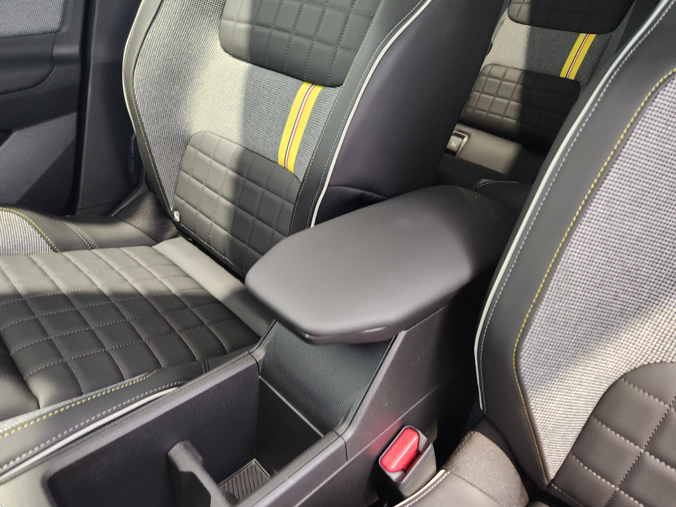 Vente en ligne Renault R4 E-Tech  150 ch autonomie confort au prix de 38 190 €