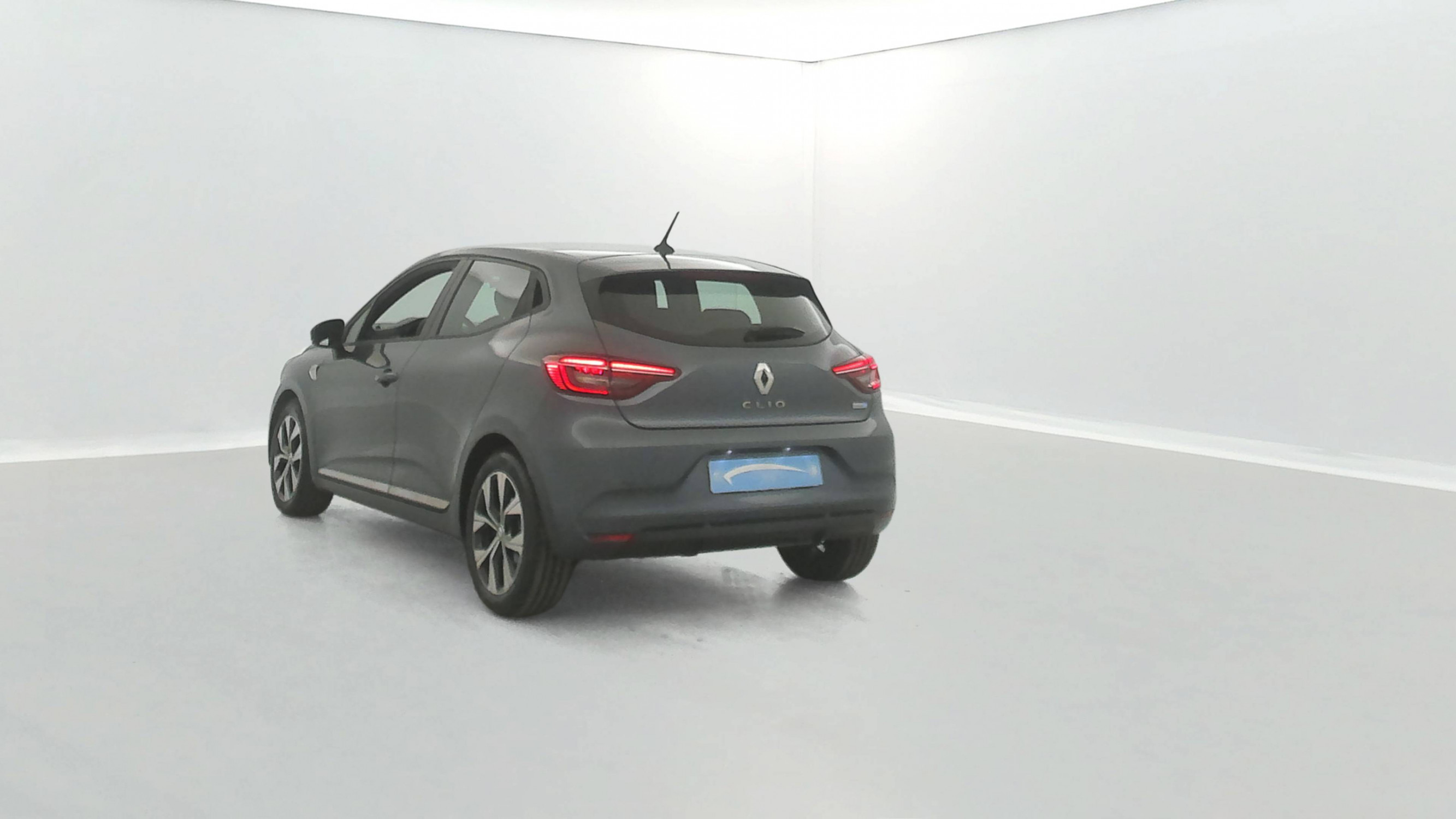 Vente en ligne Renault Clio 5 Clio E-Tech 140 - 21N au prix de 16 990 €