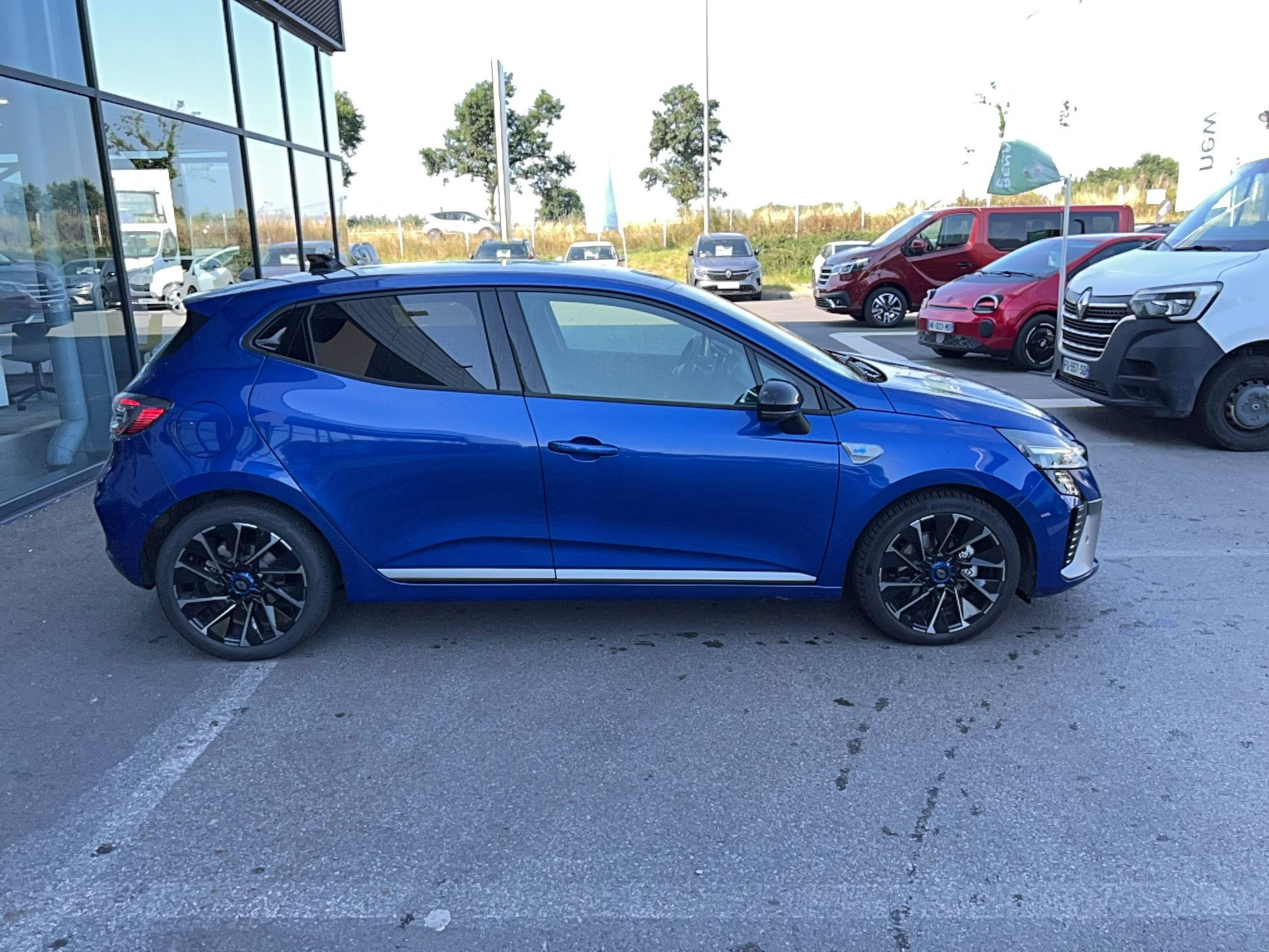 Vente en ligne Renault Clio 5 Clio E-Tech full hybrid 145 au prix de 20 990 €