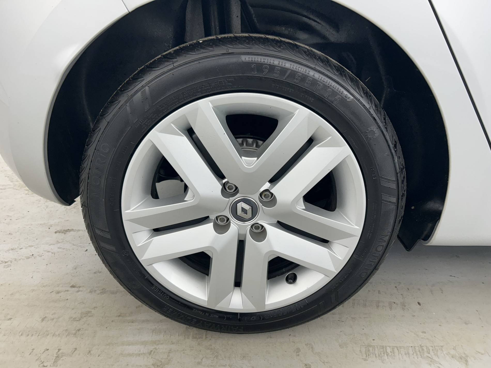 Vente en ligne Renault Clio 5 Clio TCe 90 - 21N au prix de 13 490 €