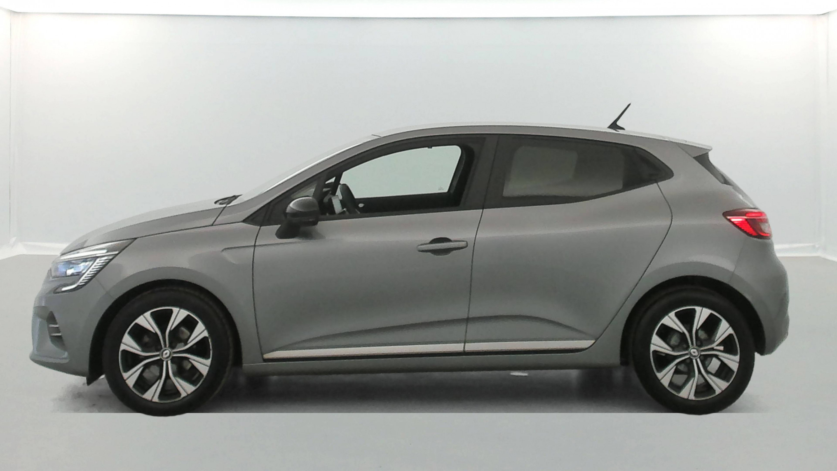 Vente en ligne Renault Clio 5 Clio TCe 90 au prix de 14 990 €