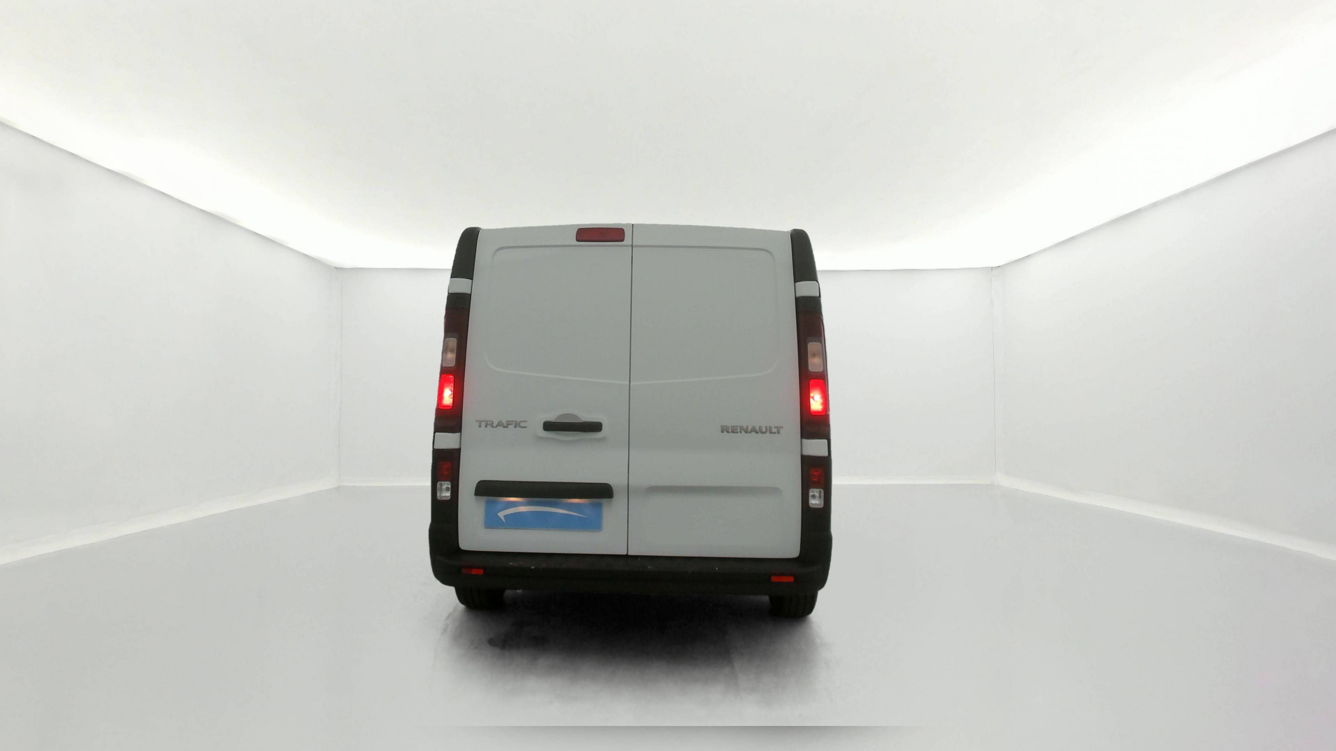 Vente en ligne Renault Trafic 3 Fourgon TRAFIC FG BLUE DCI 130 L1H1 3T GSR2 au prix de 23 990 €