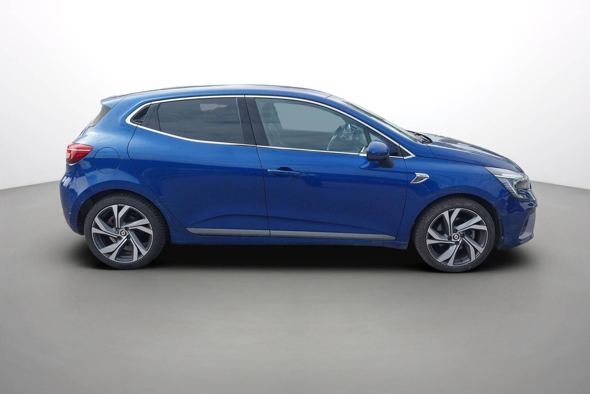 Vente en ligne Renault Clio 5 Clio E-Tech 140 - 21N au prix de 18 300 €