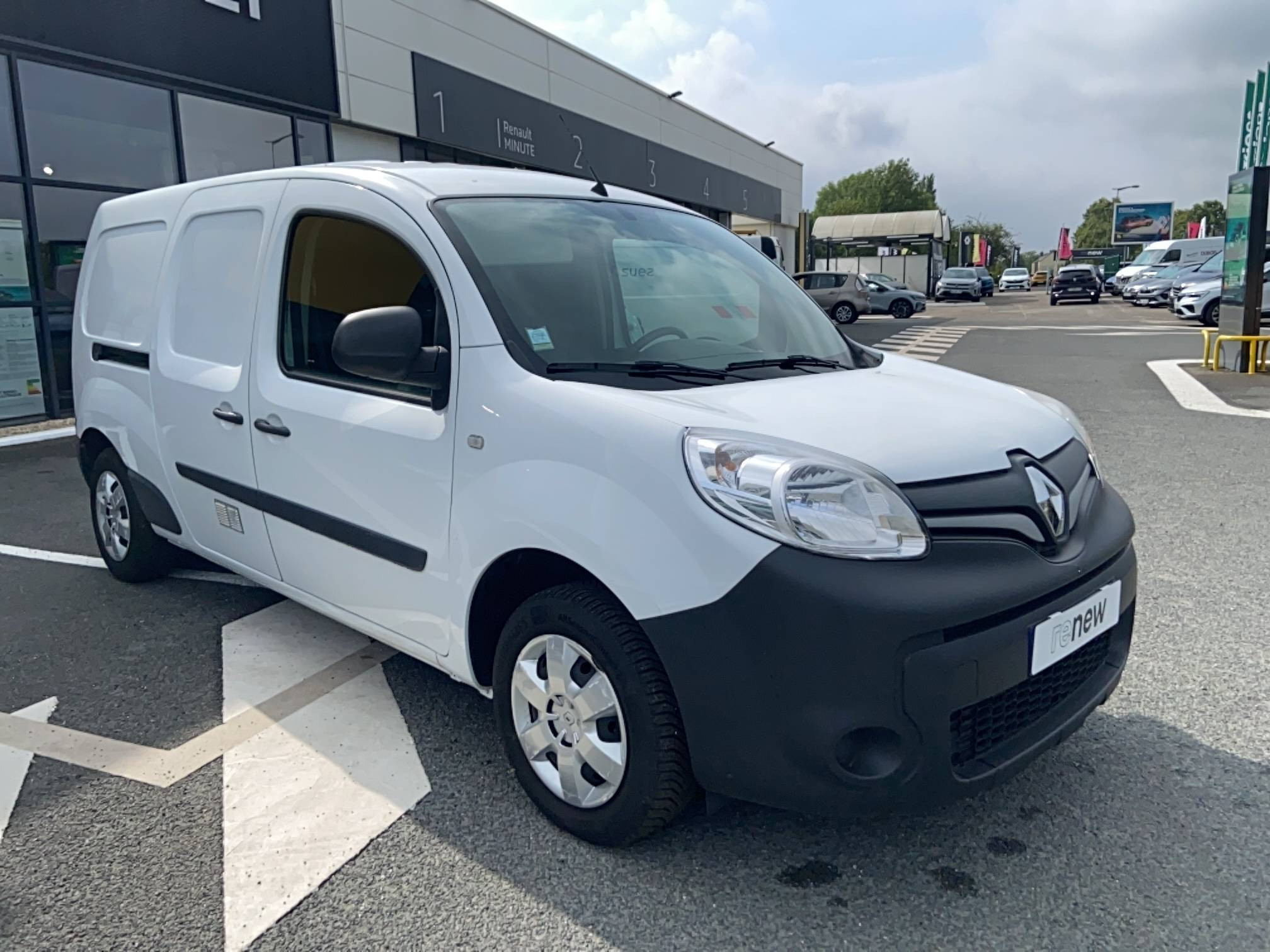 Vente en ligne Renault Kangoo Express  GRAND VOLUME BLUE DCI 115 au prix de 12 000 €