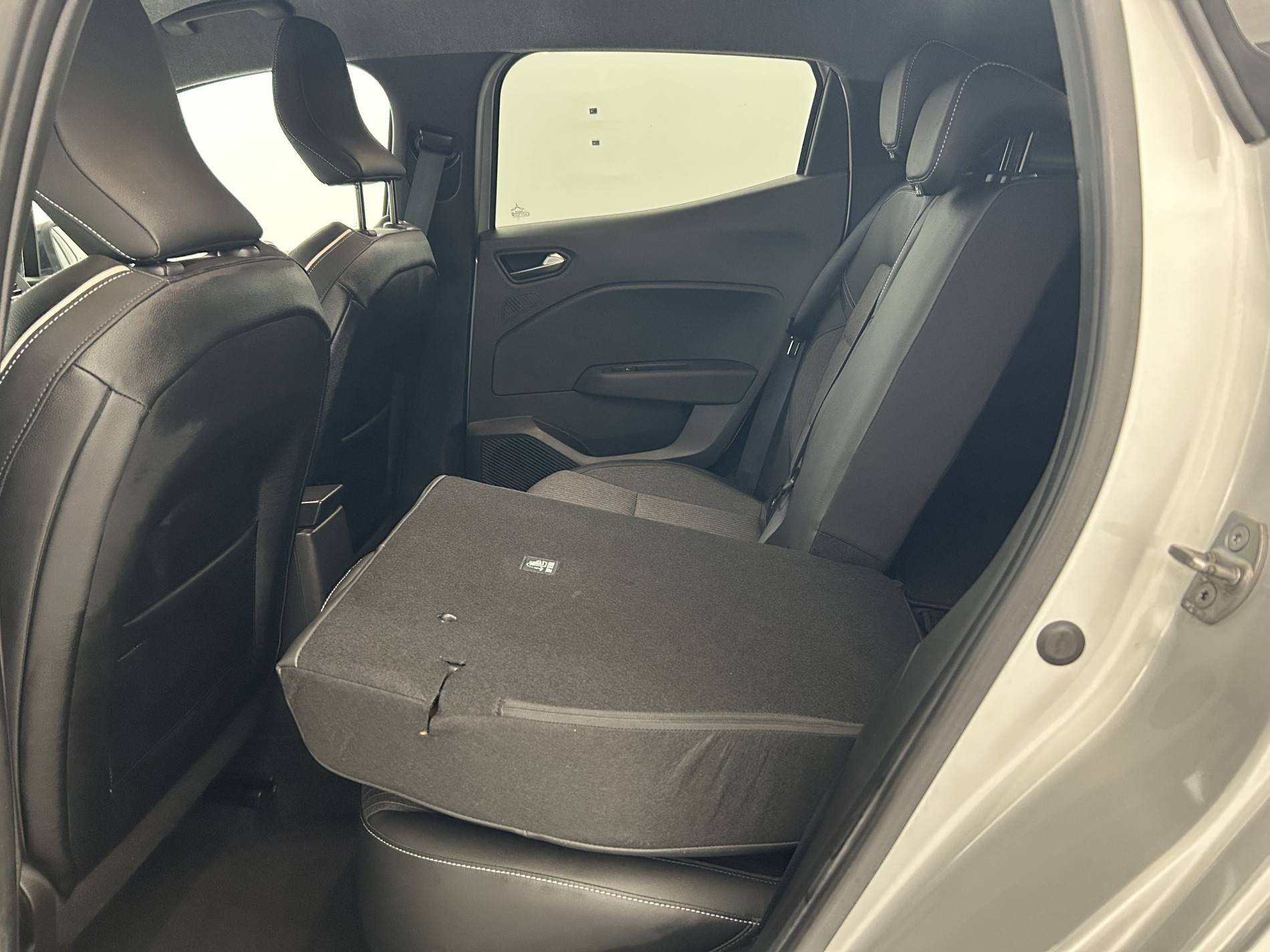 Vente en ligne Renault Clio 5 Clio TCe 90 au prix de 14 990 €