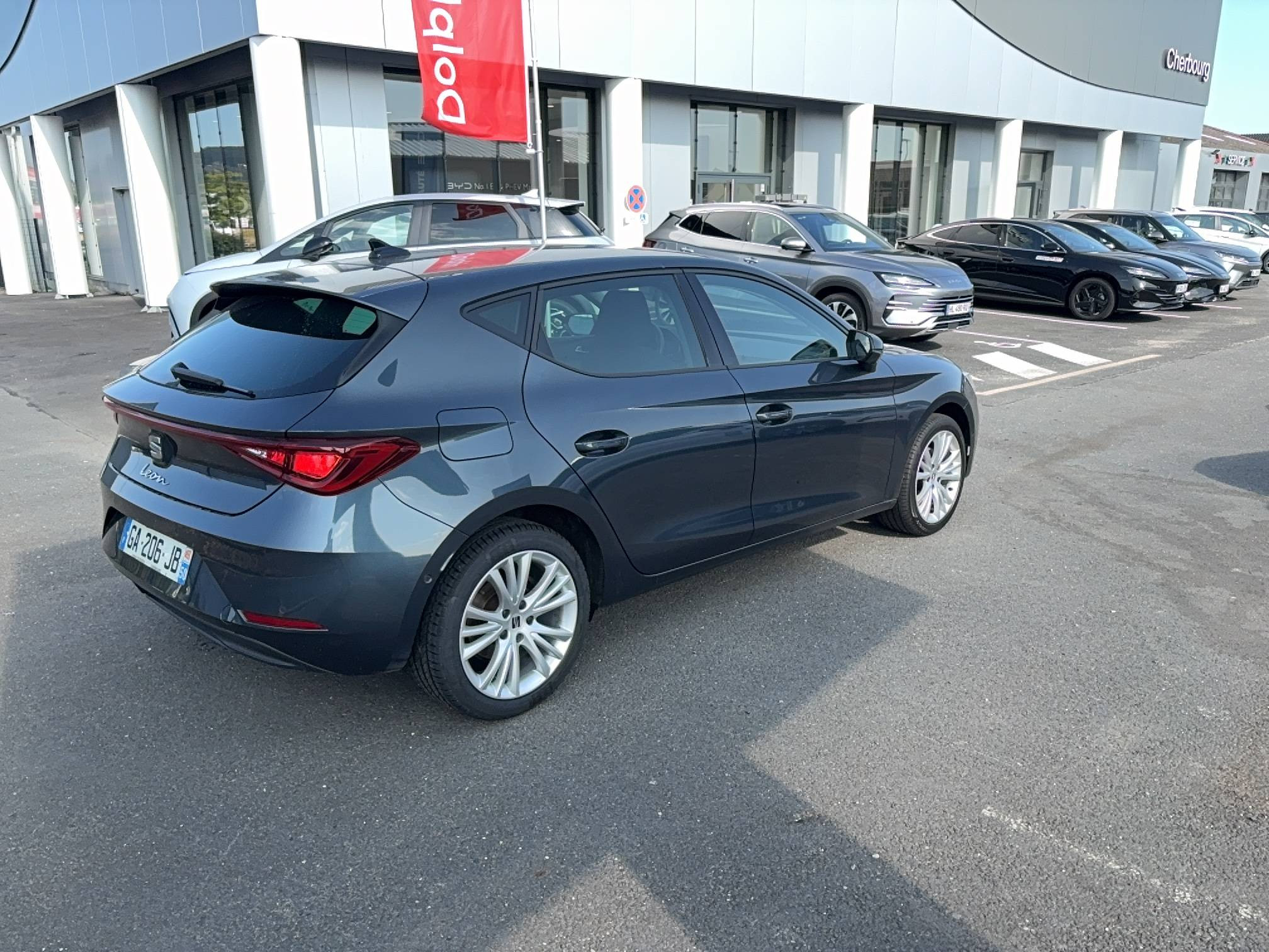 Vente en ligne Seat Leon Sportstourer  1.0 TSI 110 BVM6 au prix de 15 990 €