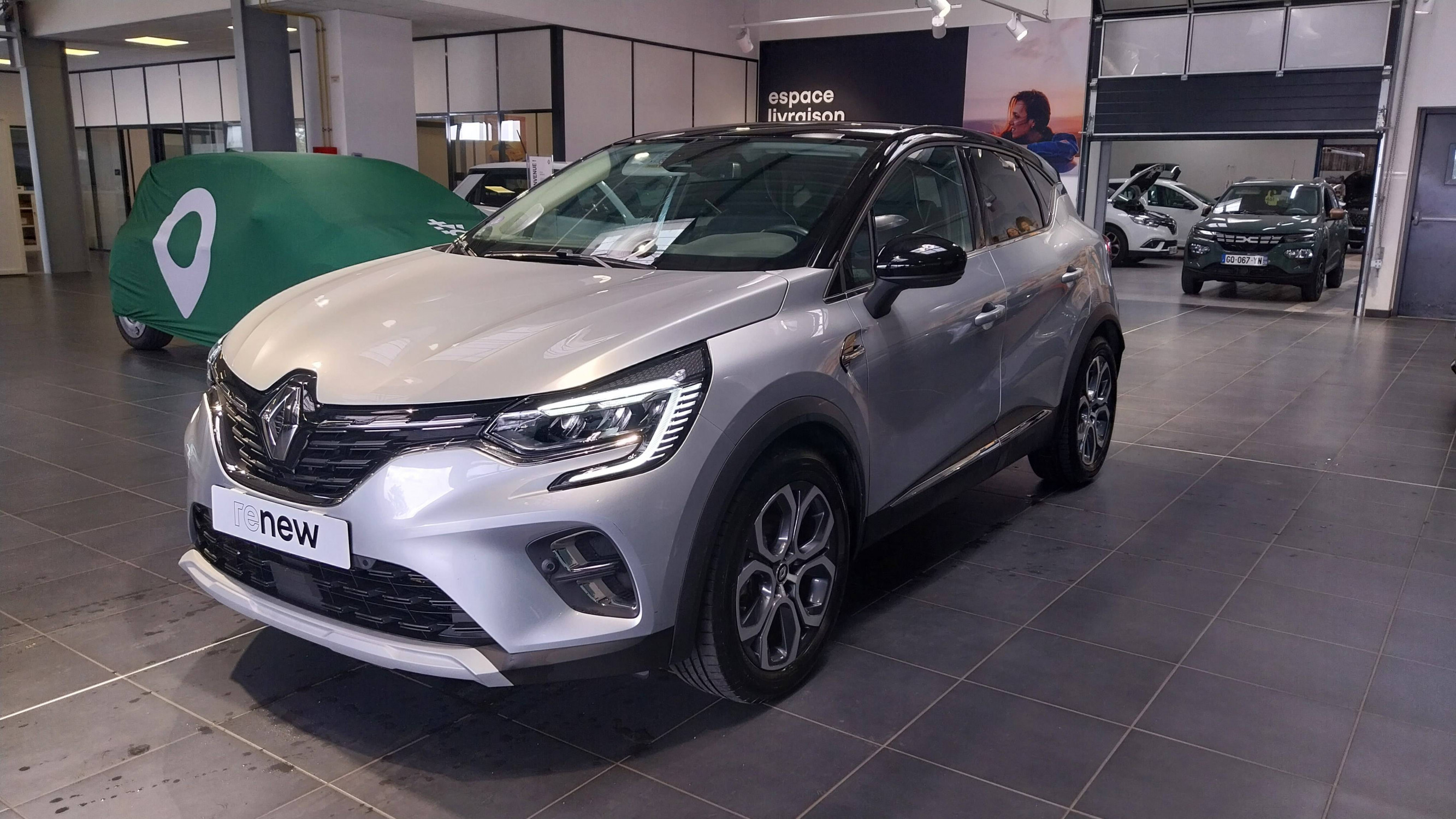 Renault Captur  E-Tech full hybrid 145 occasion de 2024 en vente à Quimper