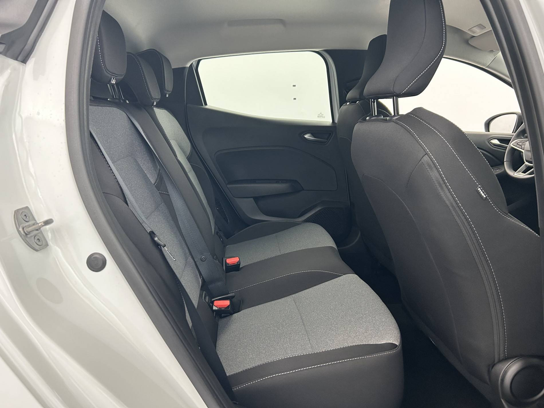 Vente en ligne Renault Clio 5 Clio E-Tech full hybrid 145 ch GSR2 au prix de 19 990 €