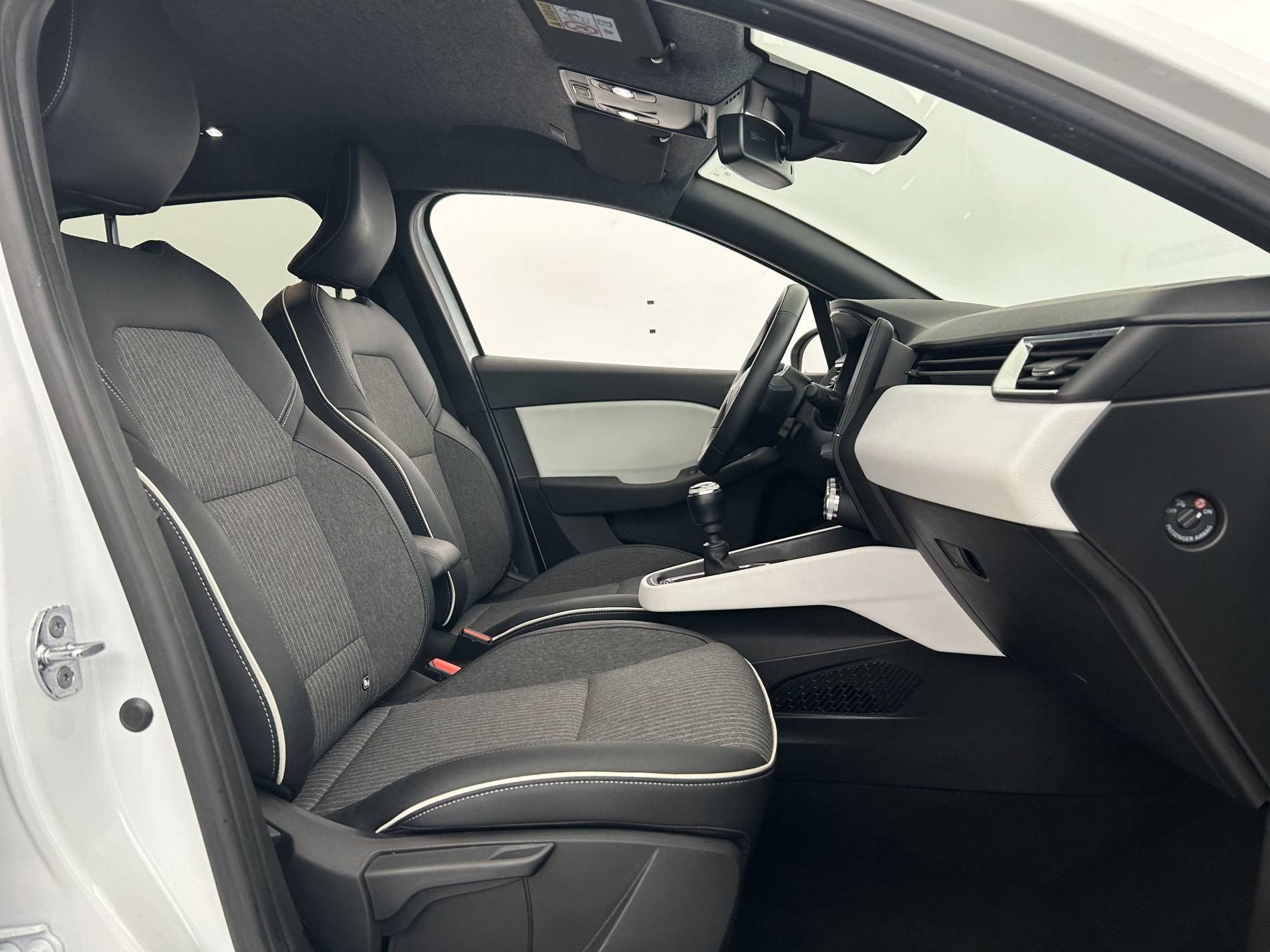 Vente en ligne Renault Clio 5 Clio TCe 90 au prix de 15 990 €