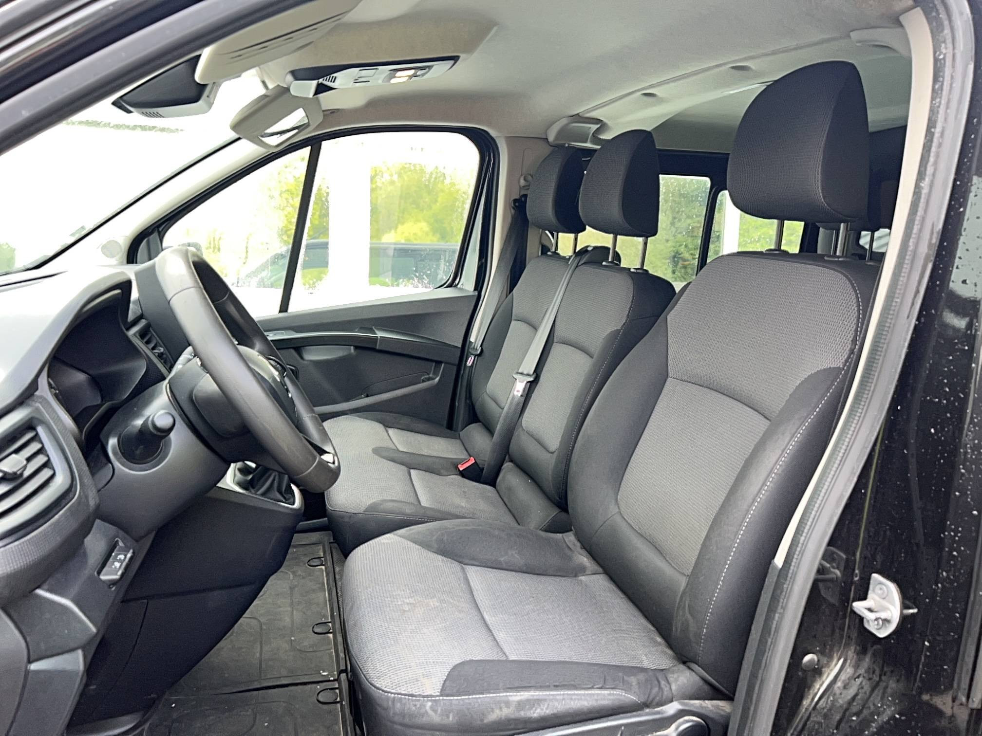 Vente en ligne Renault Trafic Cabine Approfondie TRAFIC CA L1H1 3000 KG BLUE DCI 150 EDC au prix de 23 990 €