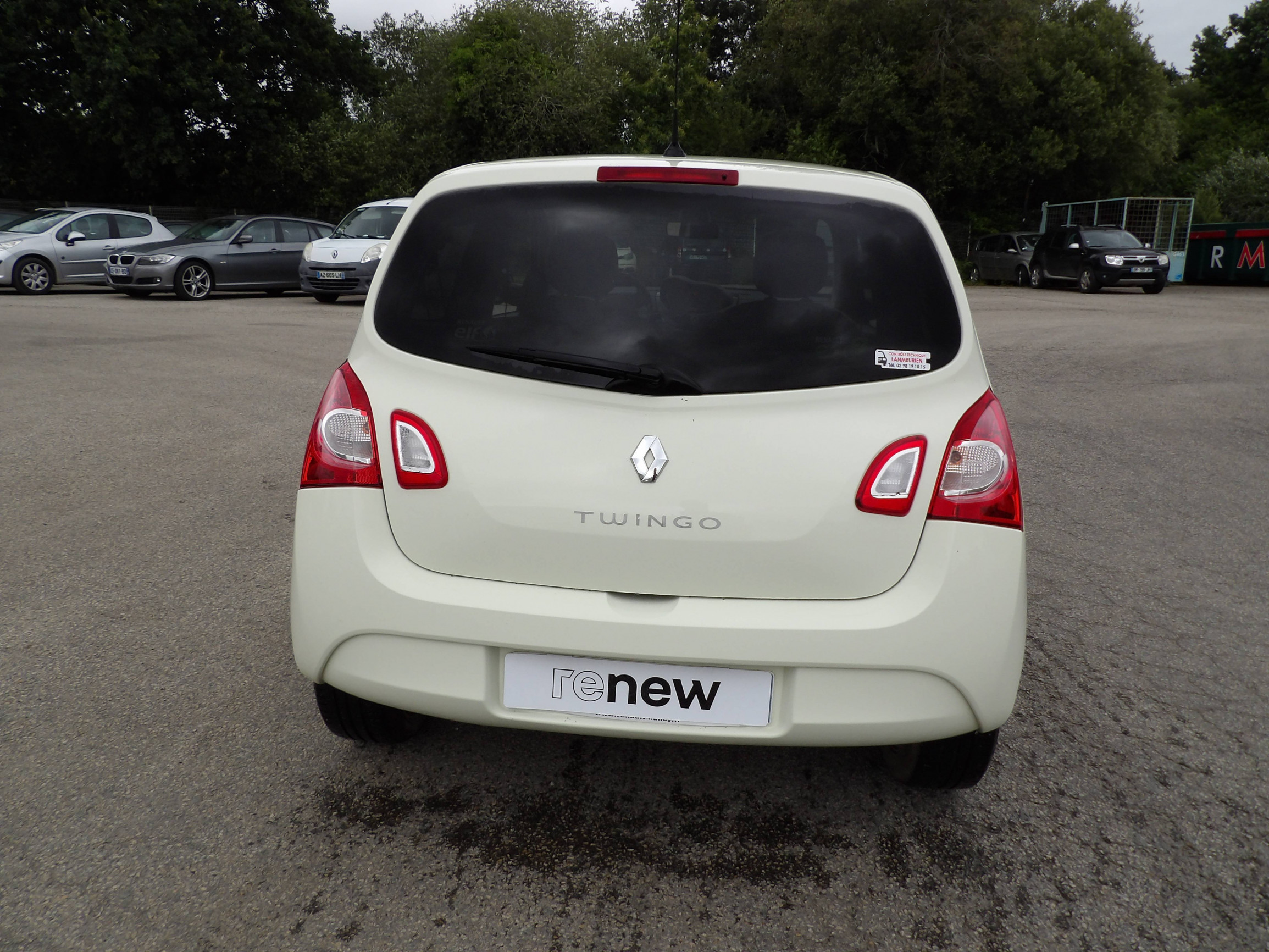 Vente en ligne Renault Twingo 2  1.2 LEV 16v 75 eco2 au prix de 7 499 €