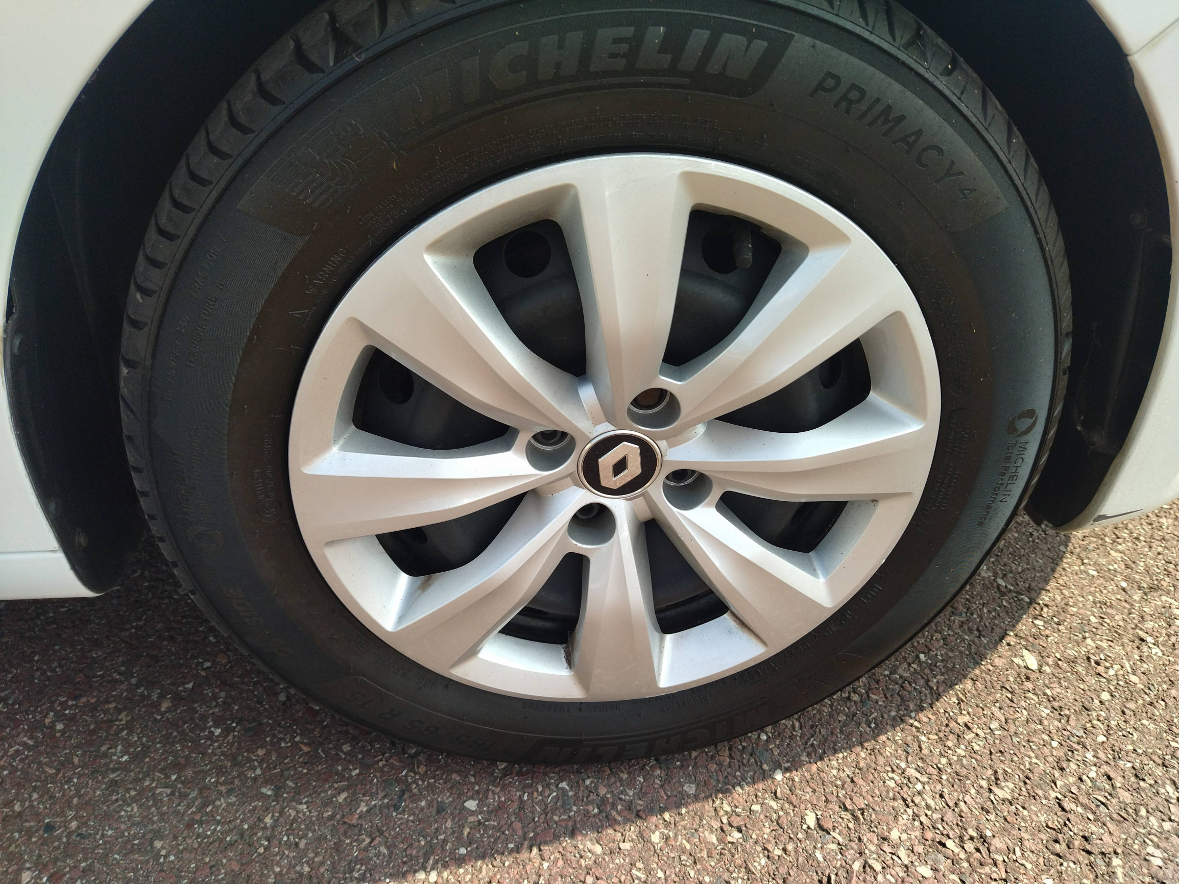 Vente en ligne Renault Clio 5 CLIO SOCIETE BLUE DCI 100 - 21N au prix de 12 061 €