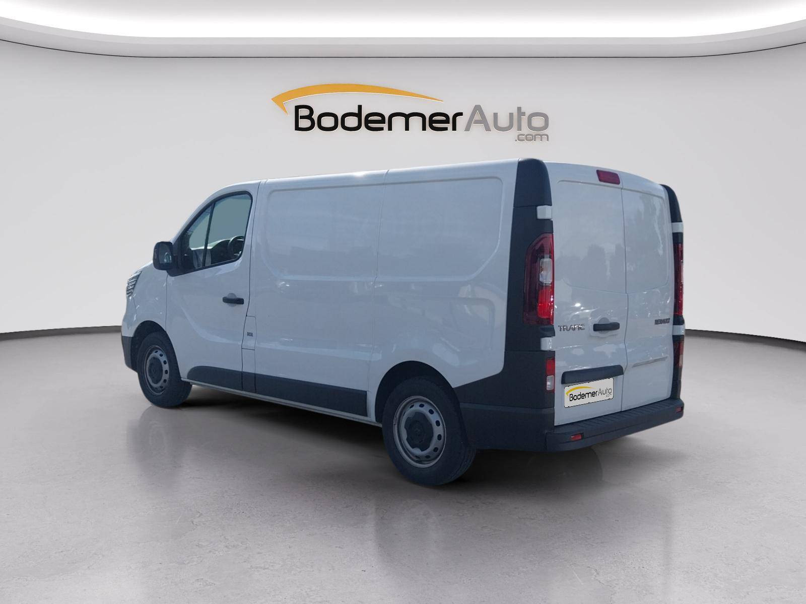 Vente en ligne Renault Trafic 3 Fourgon TRAFIC FGN L1H1 3000 KG BLUE DCI 130 au prix de 23 900 €