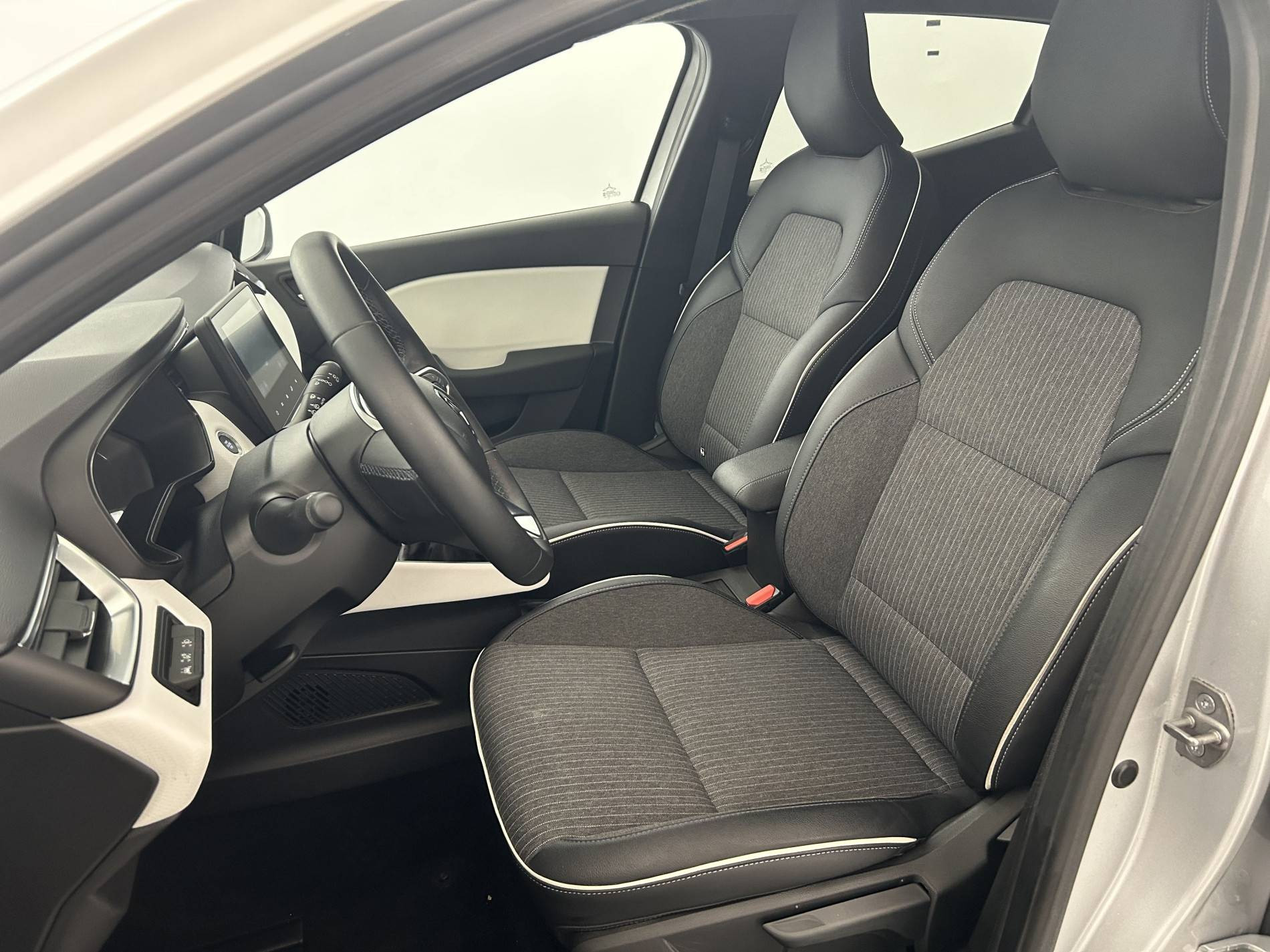 Vente en ligne Renault Clio 5 Clio TCe 90 au prix de 16 290 €
