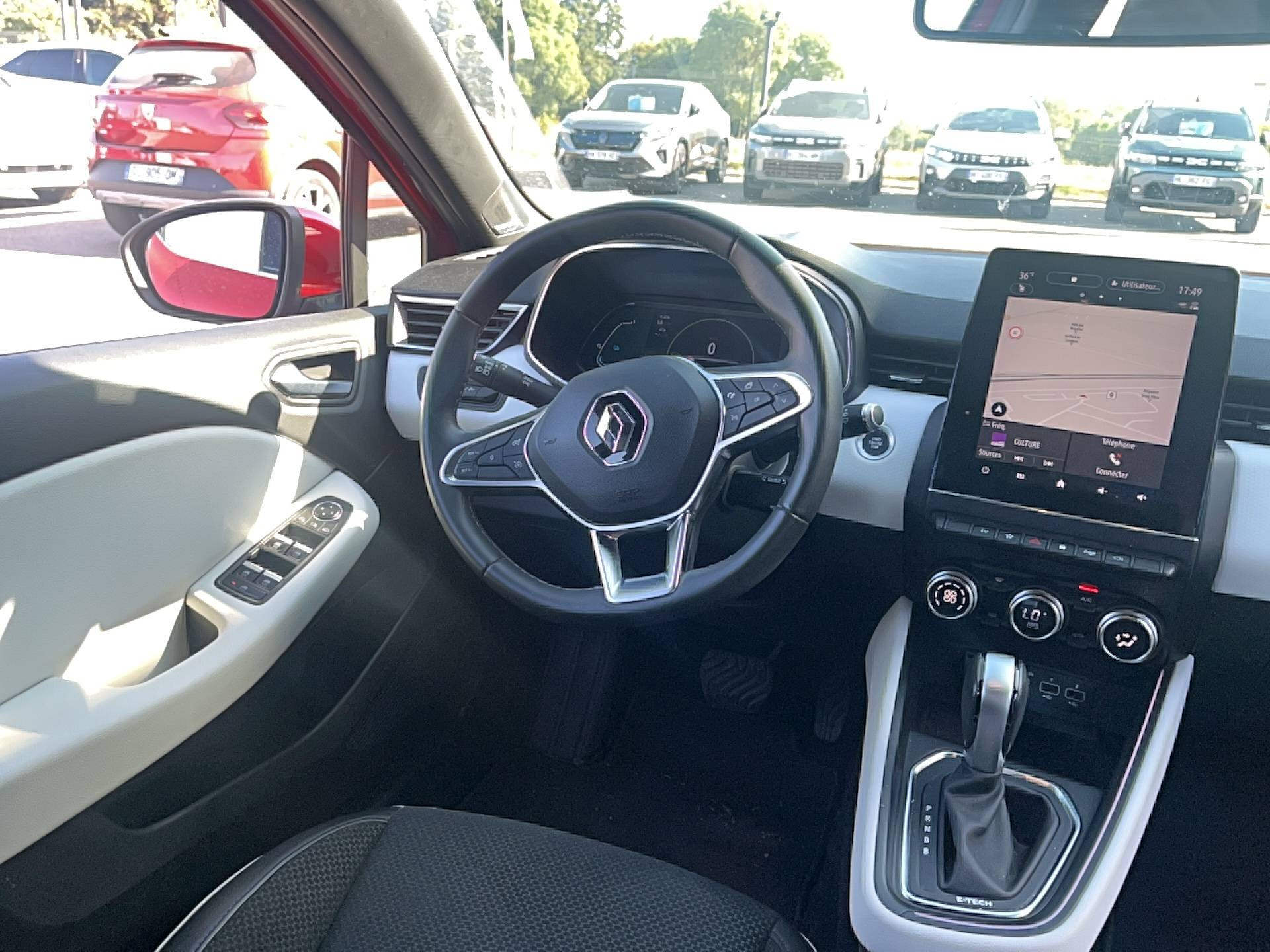 Vente en ligne Renault Clio 5 Clio E-Tech 140 au prix de 14 990 €