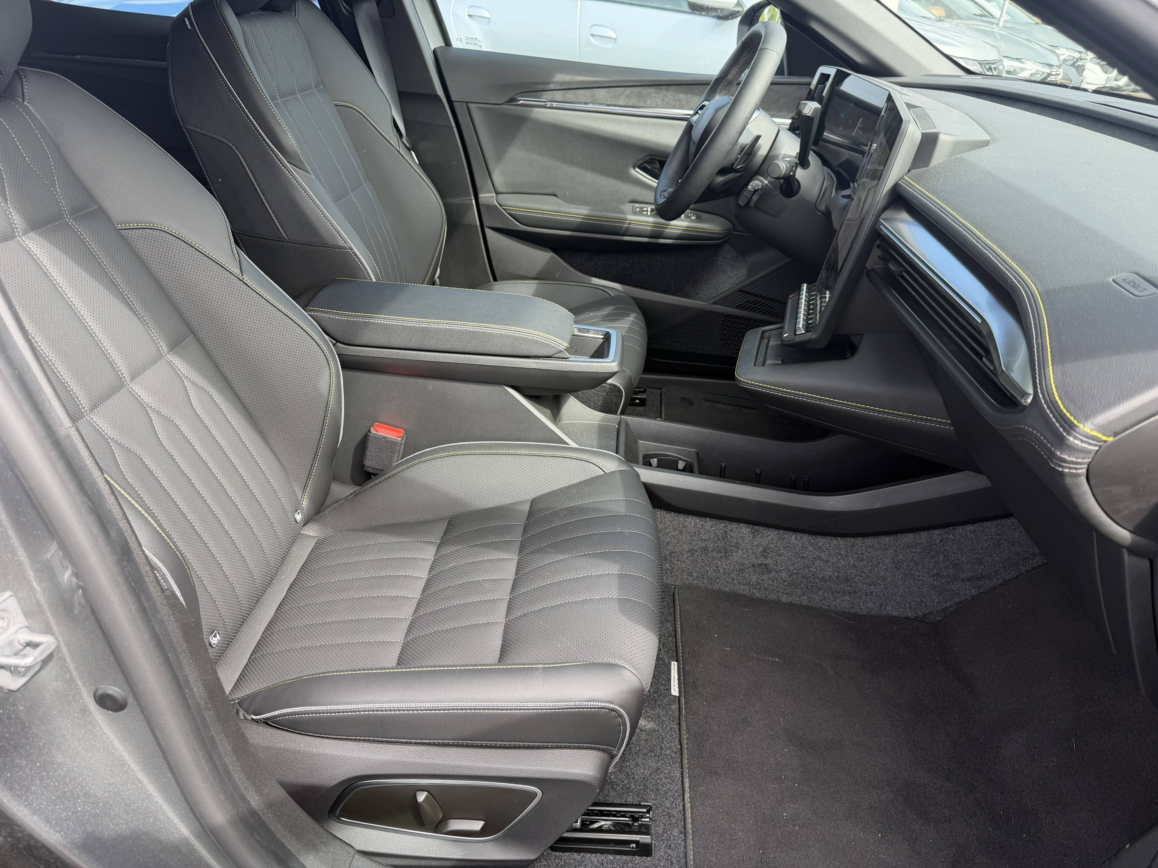 Vente en ligne Renault Megane E-Tech  220 ch autonomie confort GSR2 au prix de 40 990 €