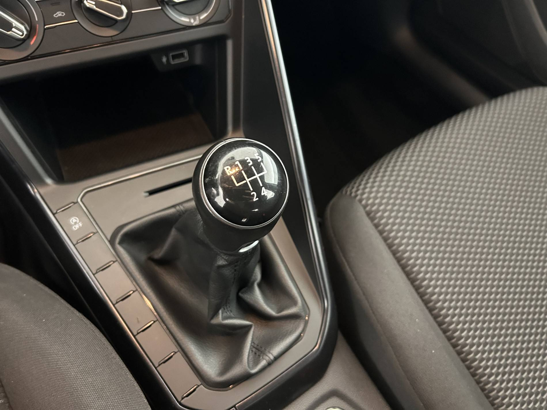 Vente en ligne Volkswagen Polo  1.0 TSI 95 S&S BVM5 au prix de 13 990 €