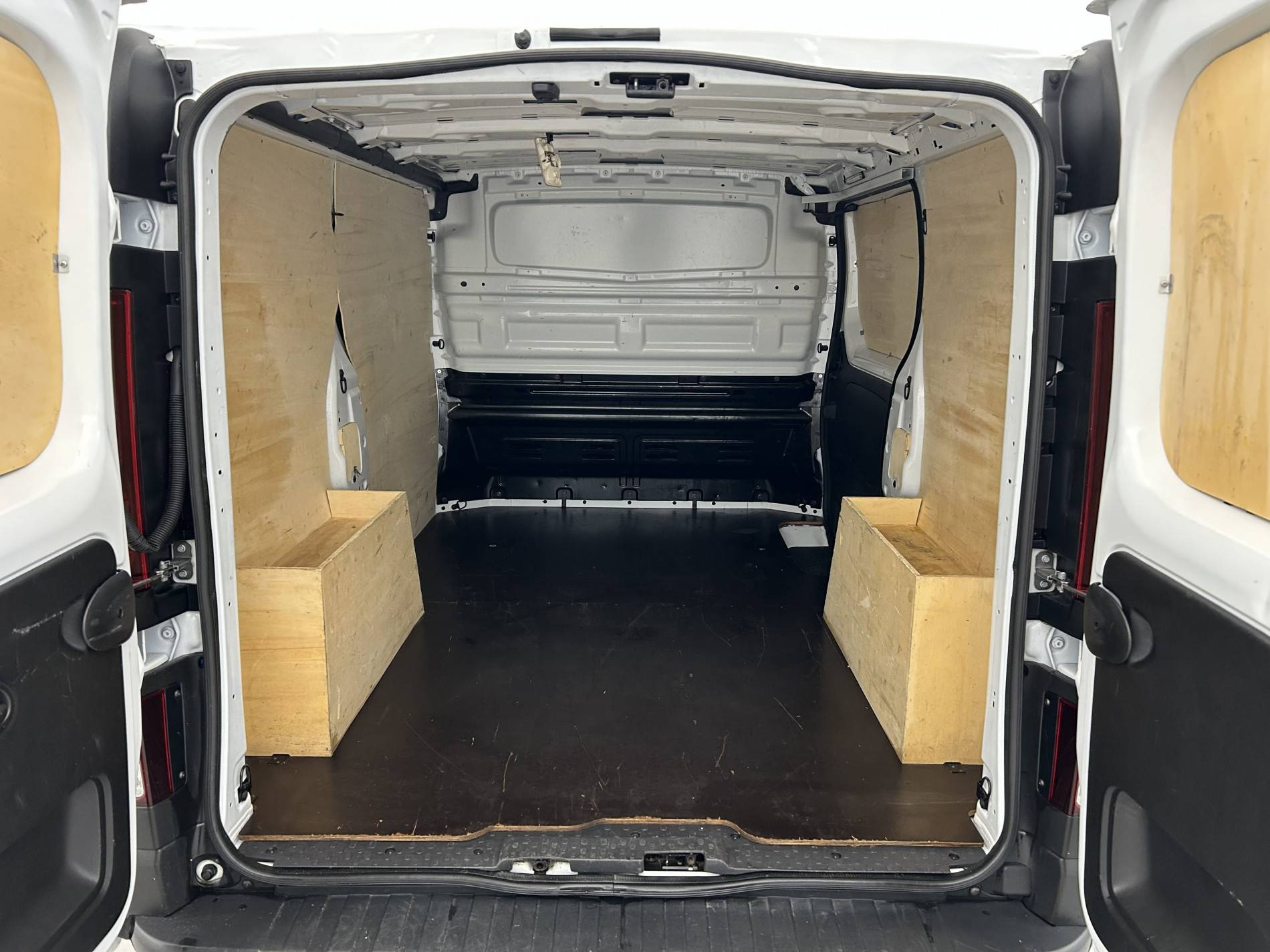 Vente en ligne Renault Trafic 3 Fourgon TRAFIC FGN L1H1 3000 KG BLUE DCI 130 au prix de 22 590 €