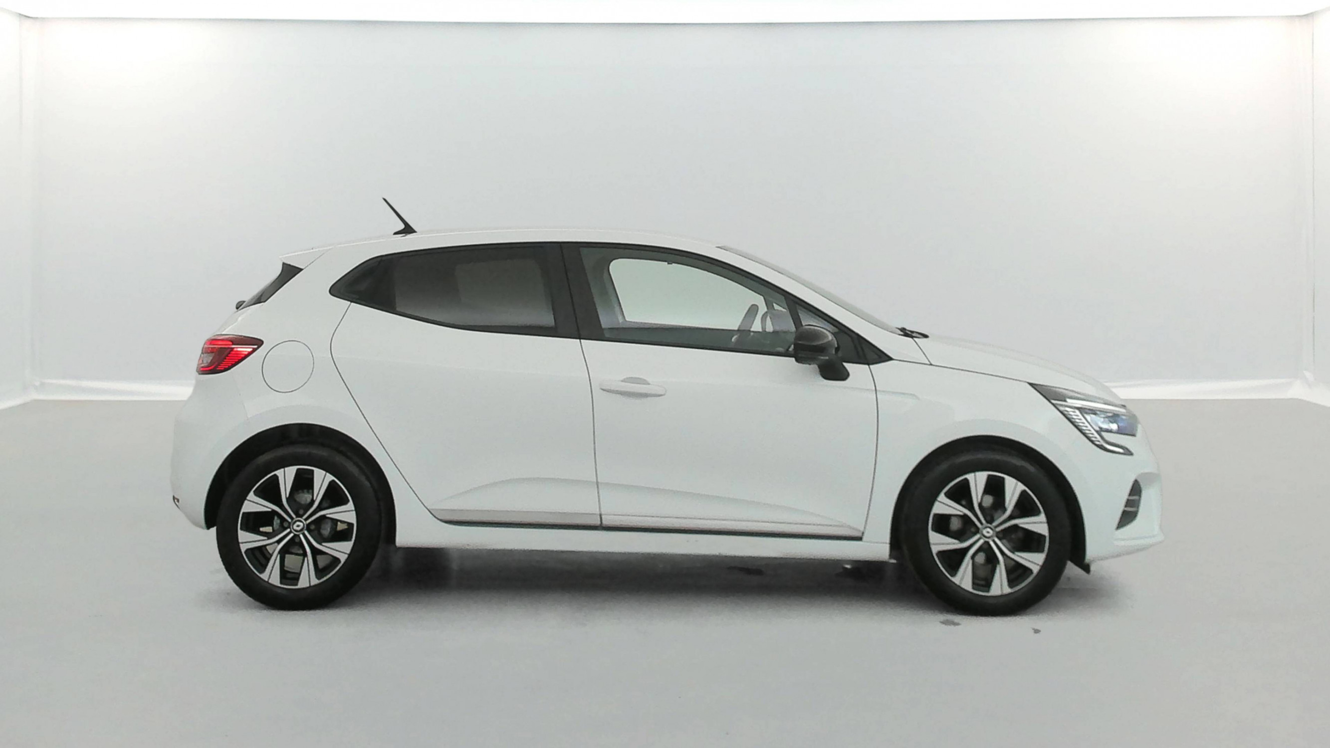 Vente en ligne Renault Clio 5 Clio TCe 90 au prix de 15 290 €