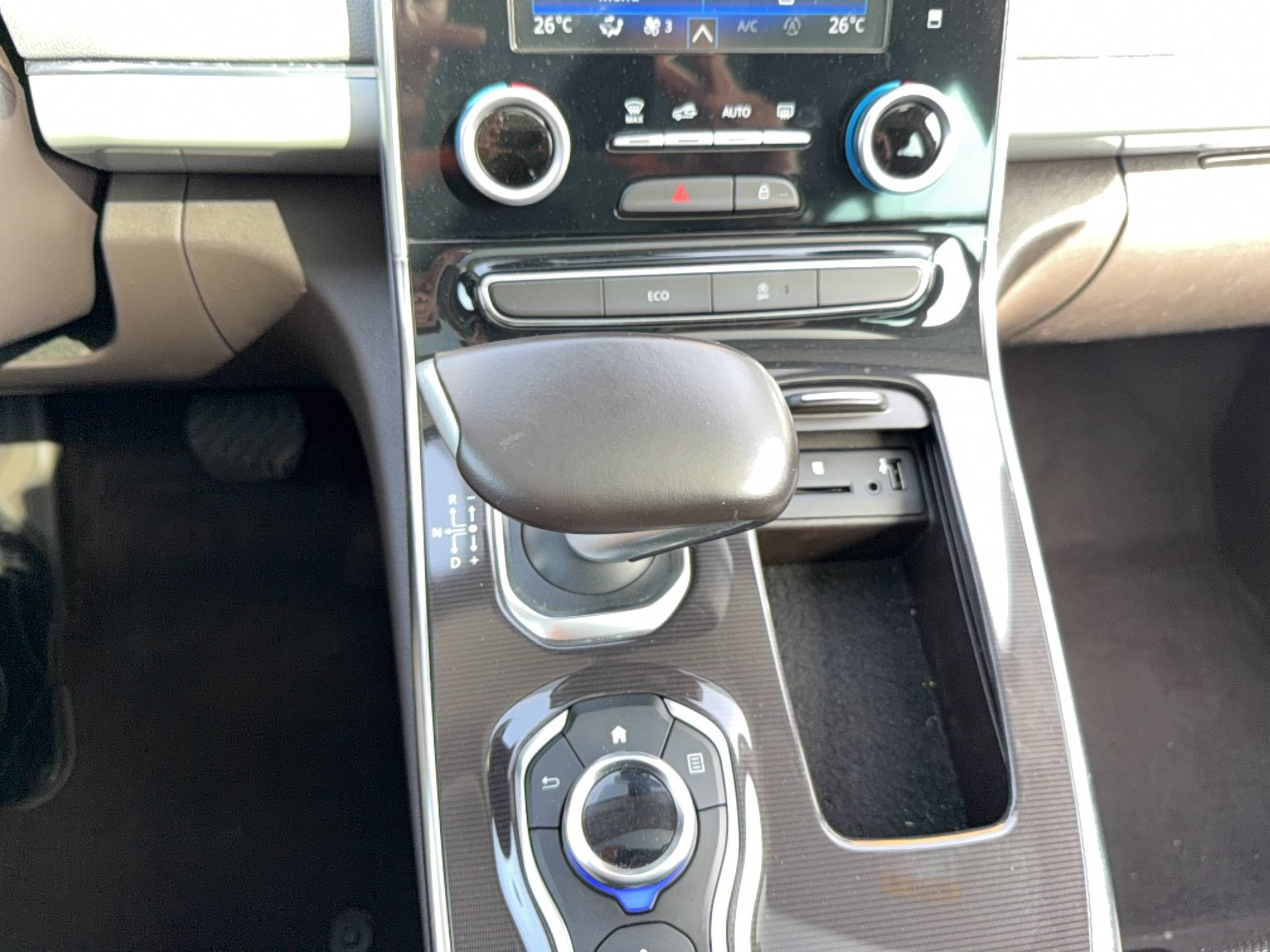 Vente en ligne Renault Espace 5 Espace dCi 160 Energy Twin Turbo au prix de 15 990 €