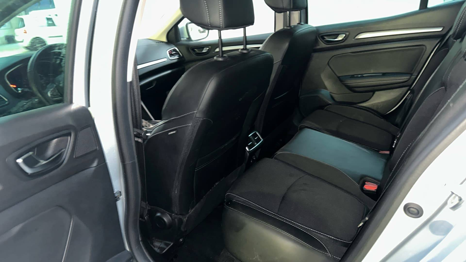 Vente en ligne Renault Megane 4  TCe 140 EDC au prix de 18 990 €
